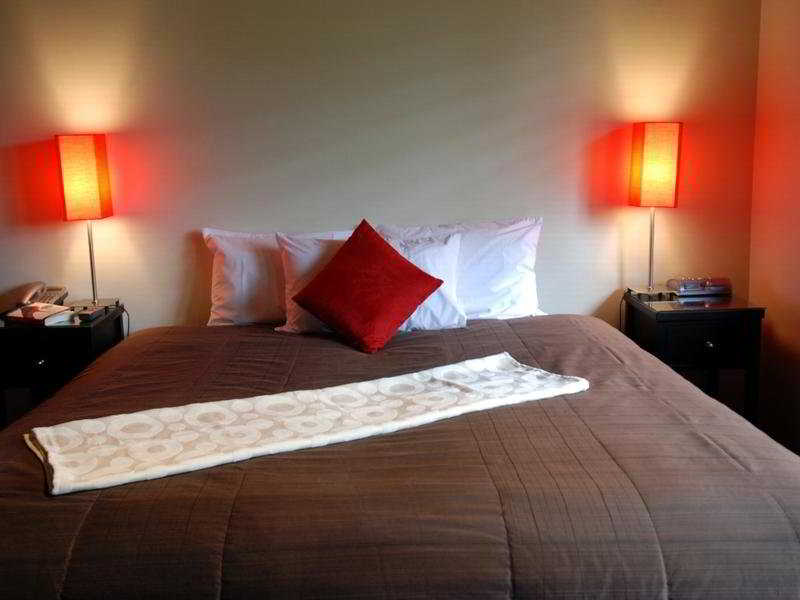 The Marlborough Riverside Hotel by null