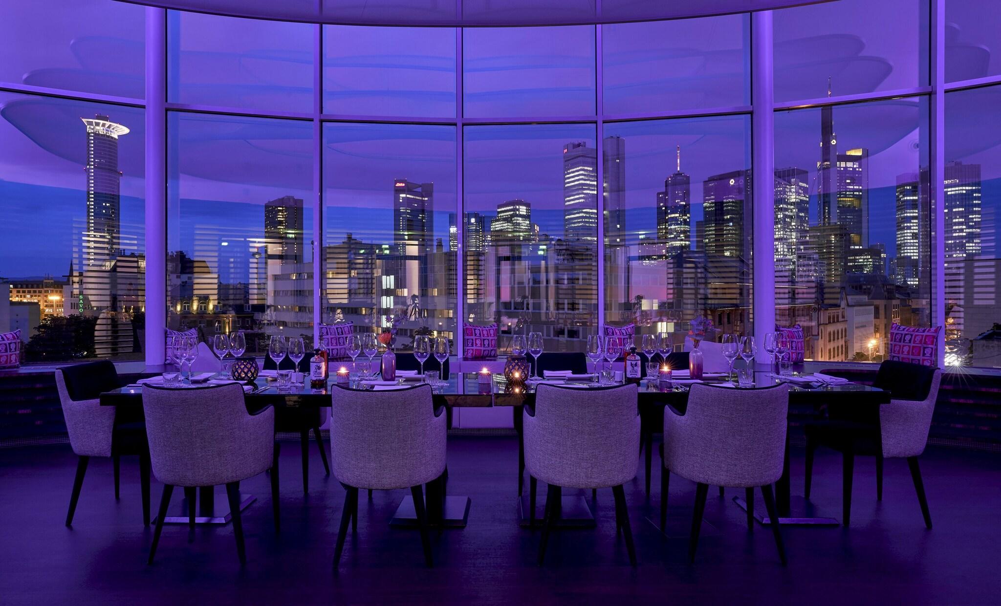 Roomers Frankfurt, Autograph Collection by null