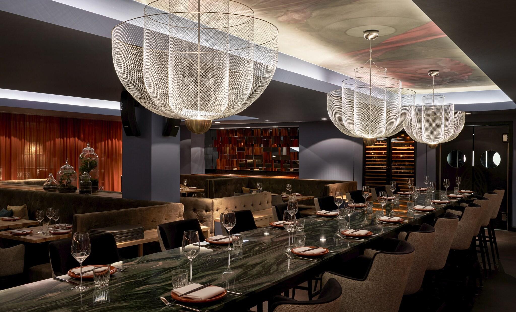 Roomers Frankfurt, Autograph Collection by null