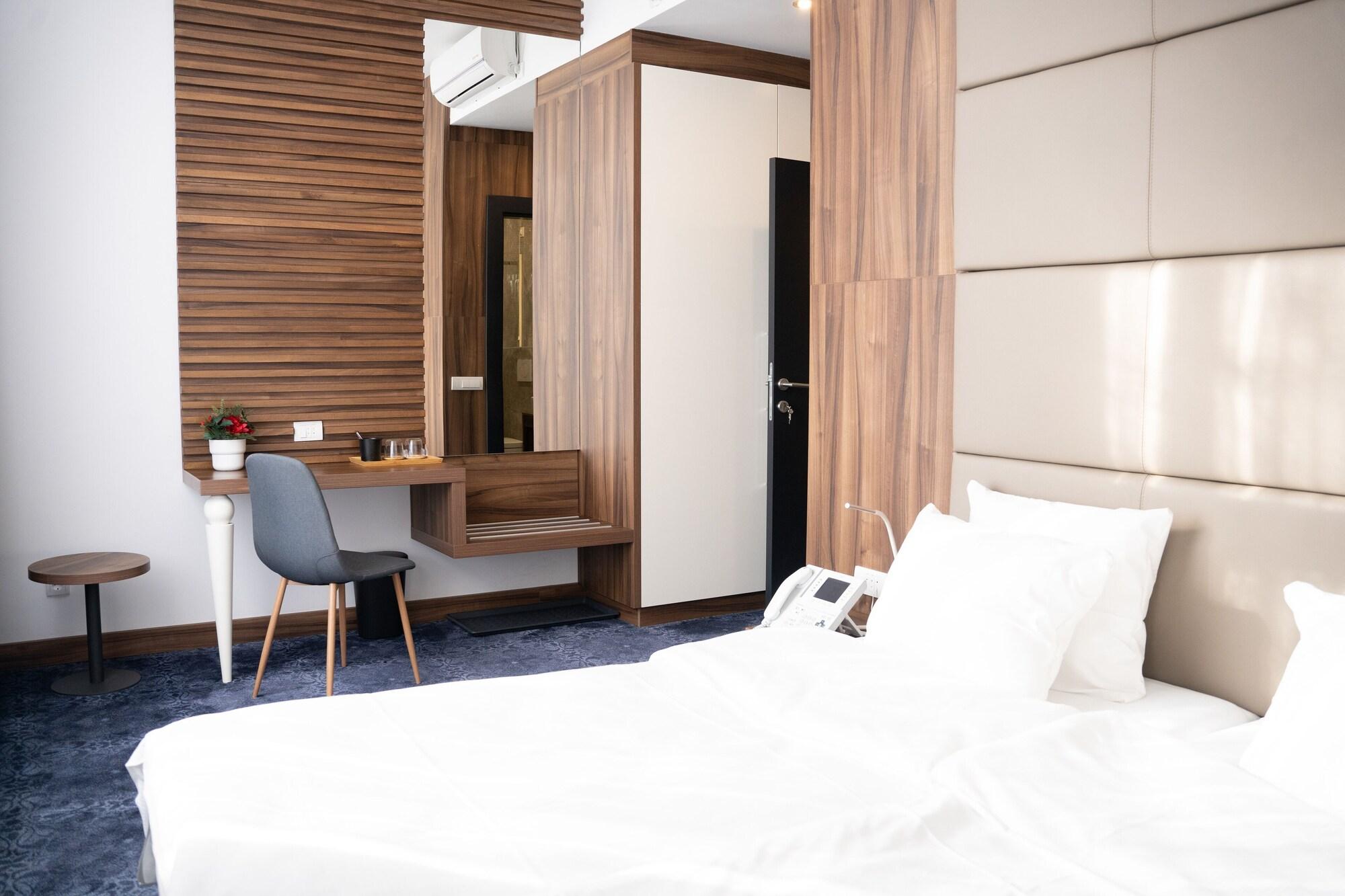 Olivia Rooms
