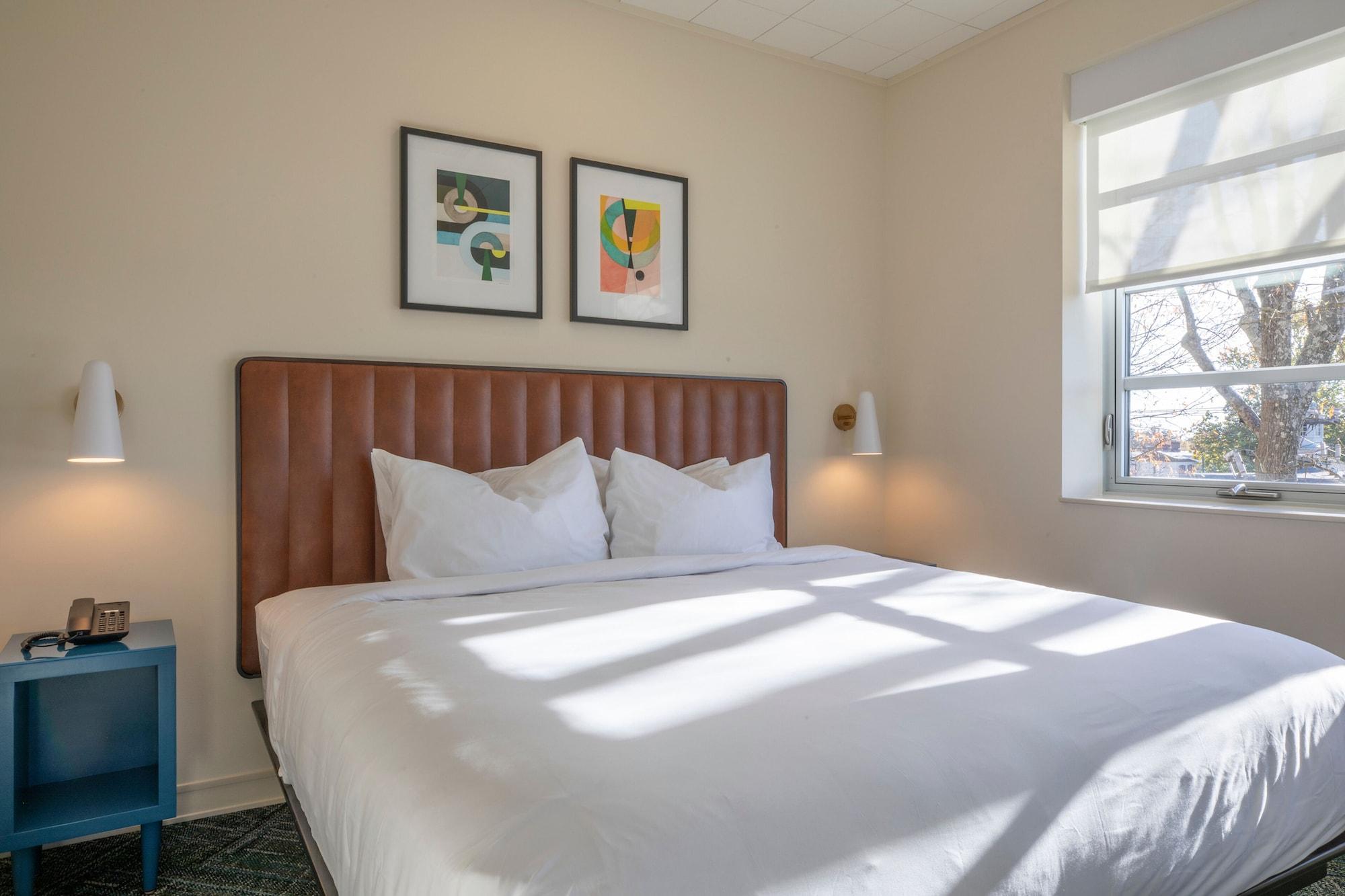 Room 3, The Holbrook Hotel, Danville