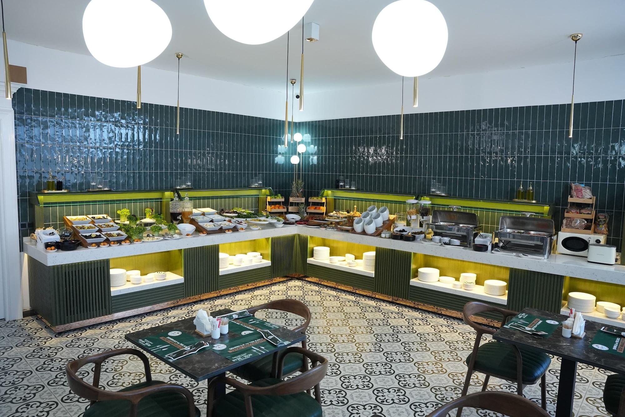 Restaurant 5, Expo Garden Hotel, Merkez