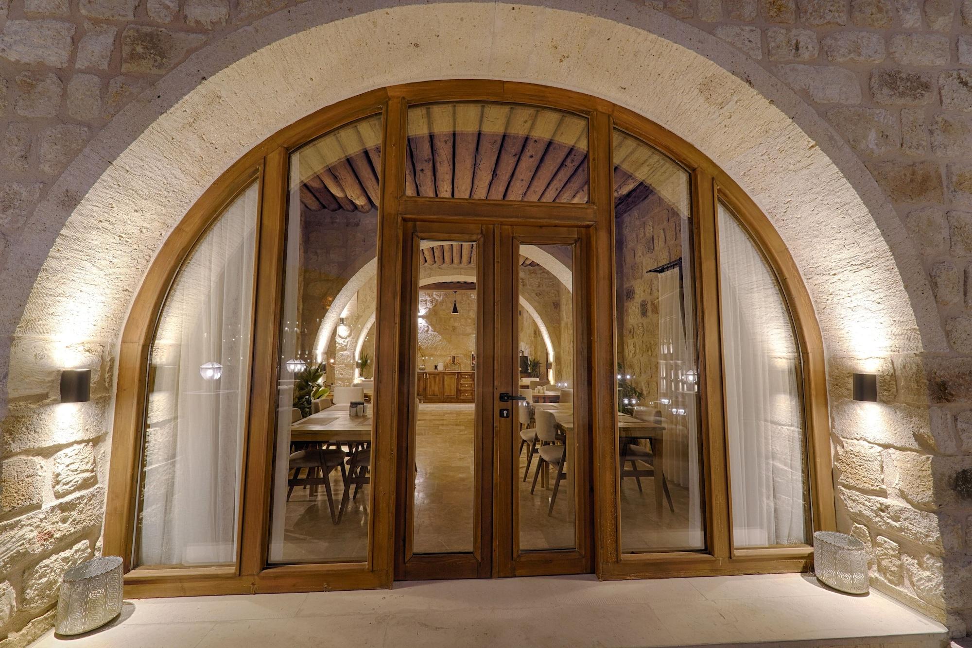 Solem Cave Suites