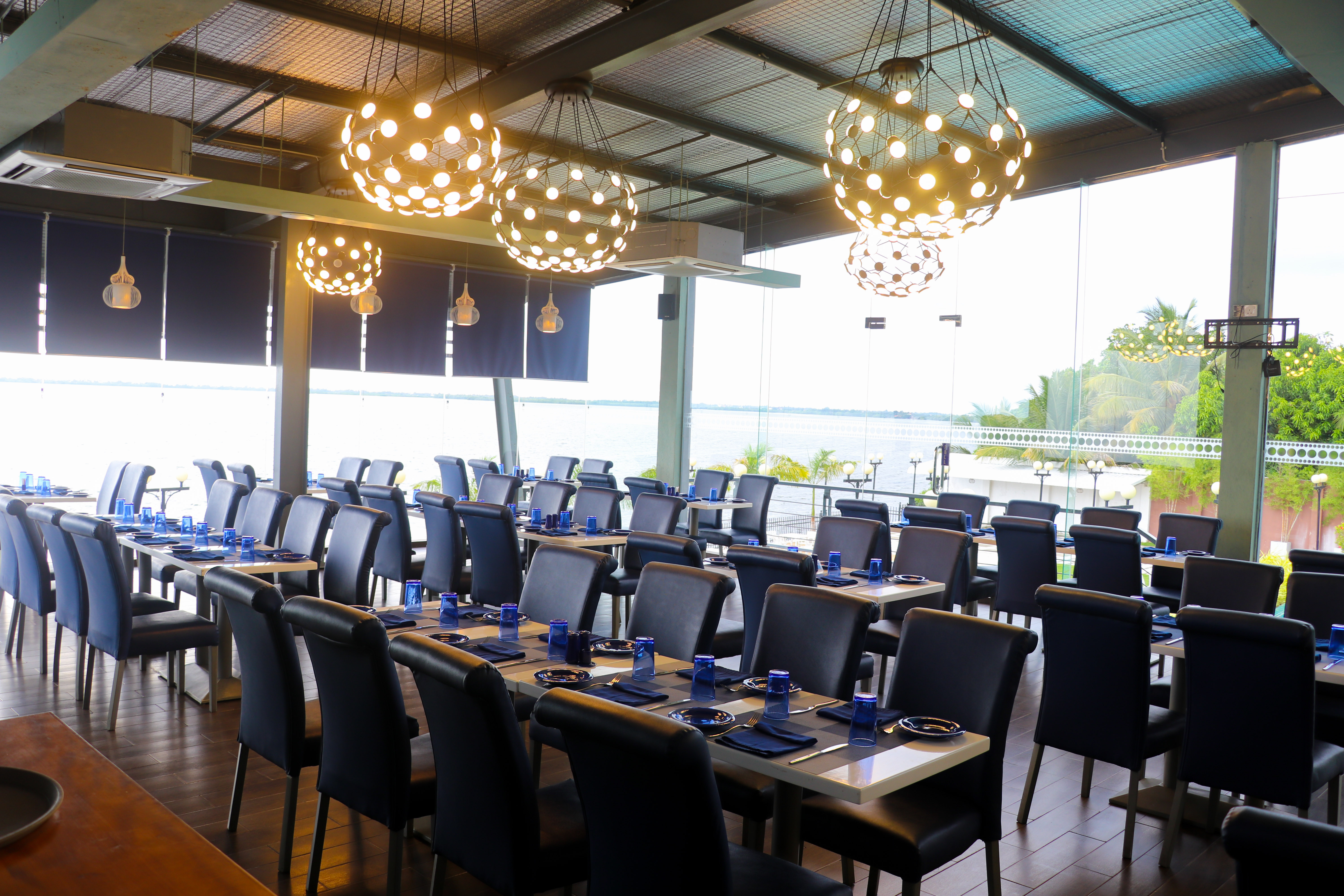 Grandeeza Hotel By Galison 