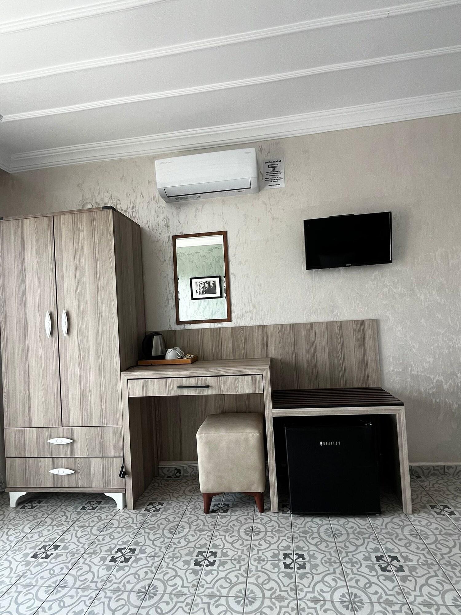 Room 2, Cundera Hotel, Ayvalık