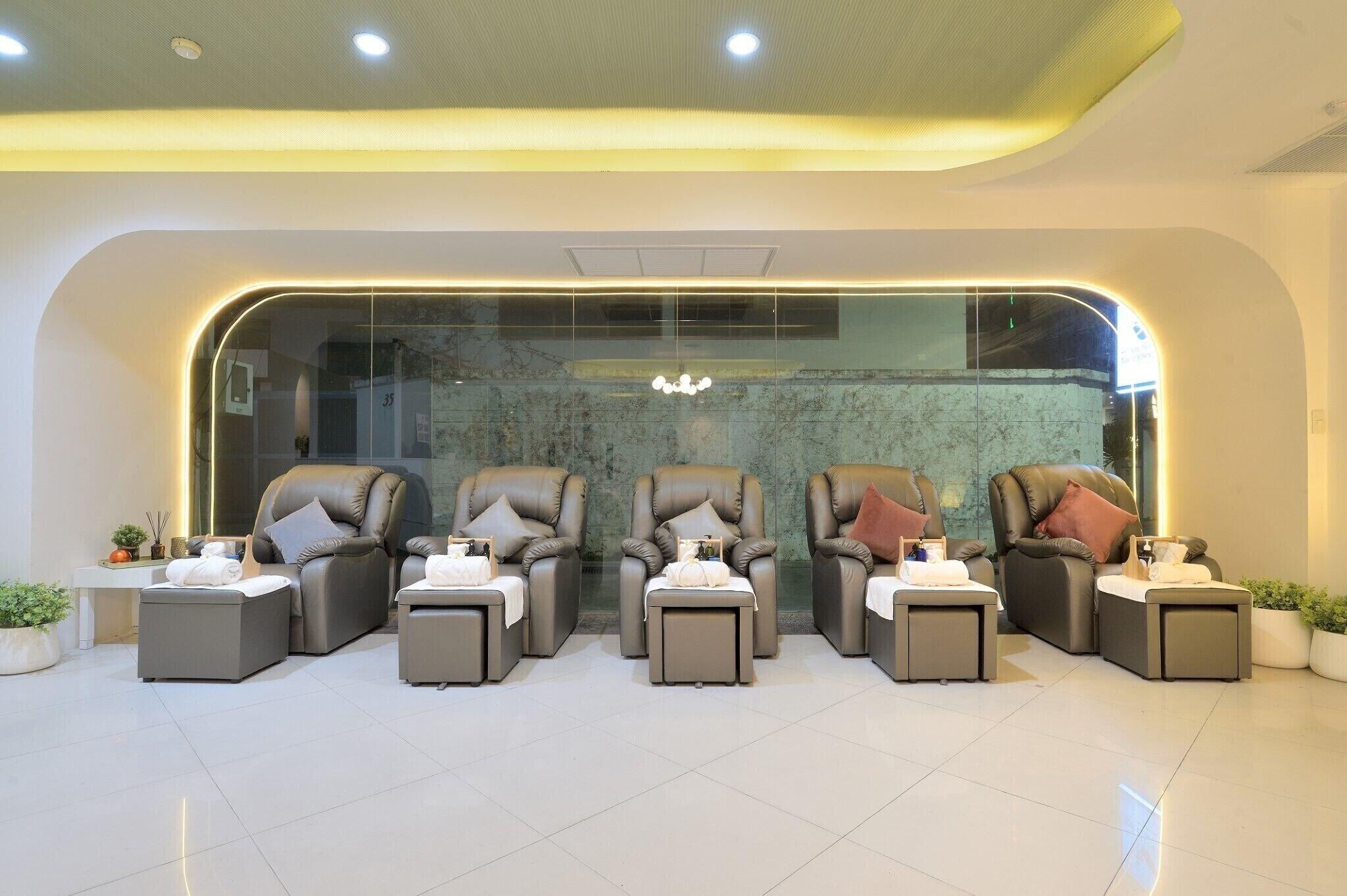 Tori Crown Hotel