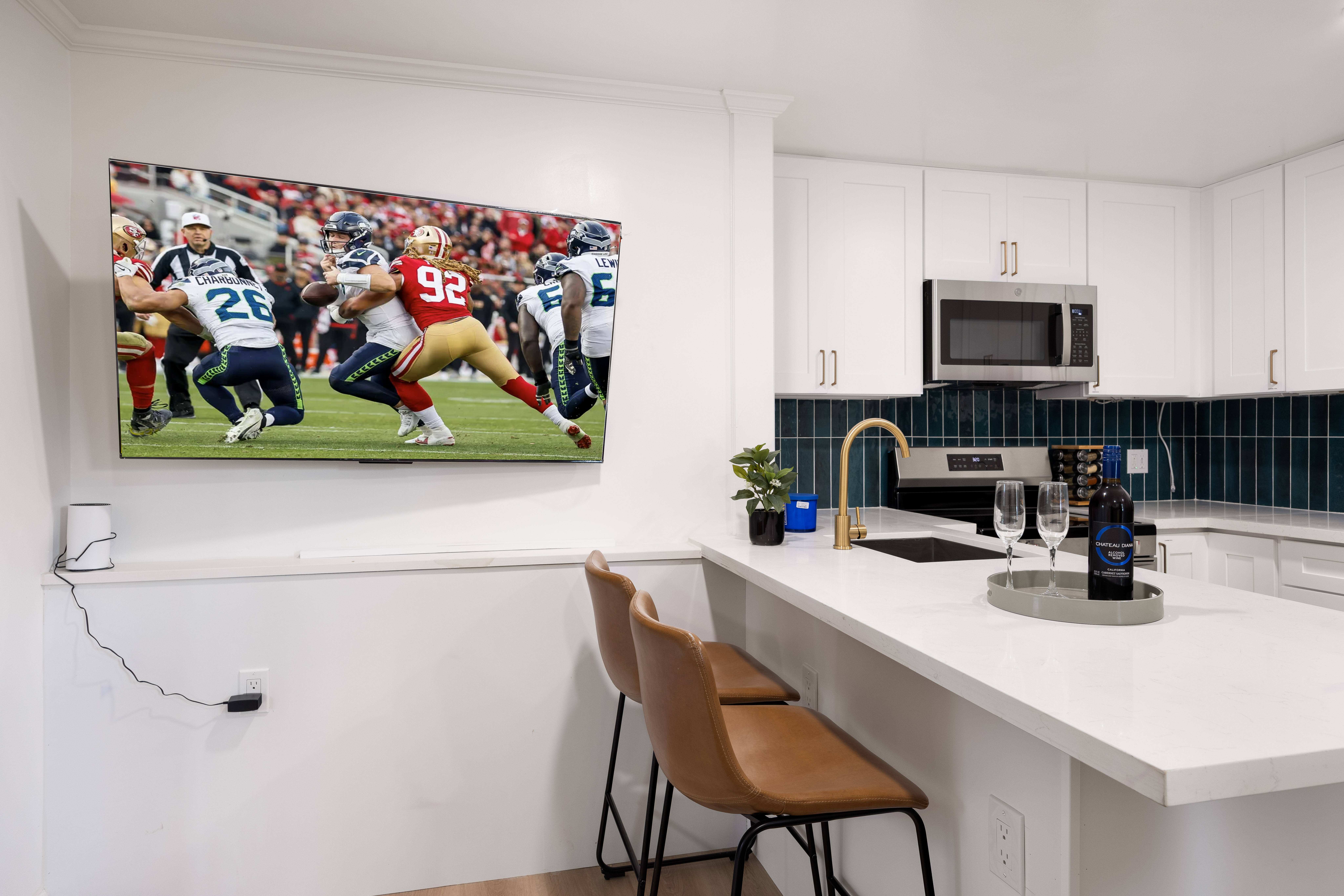 Stayoo Suites | Seattle Secret Garden