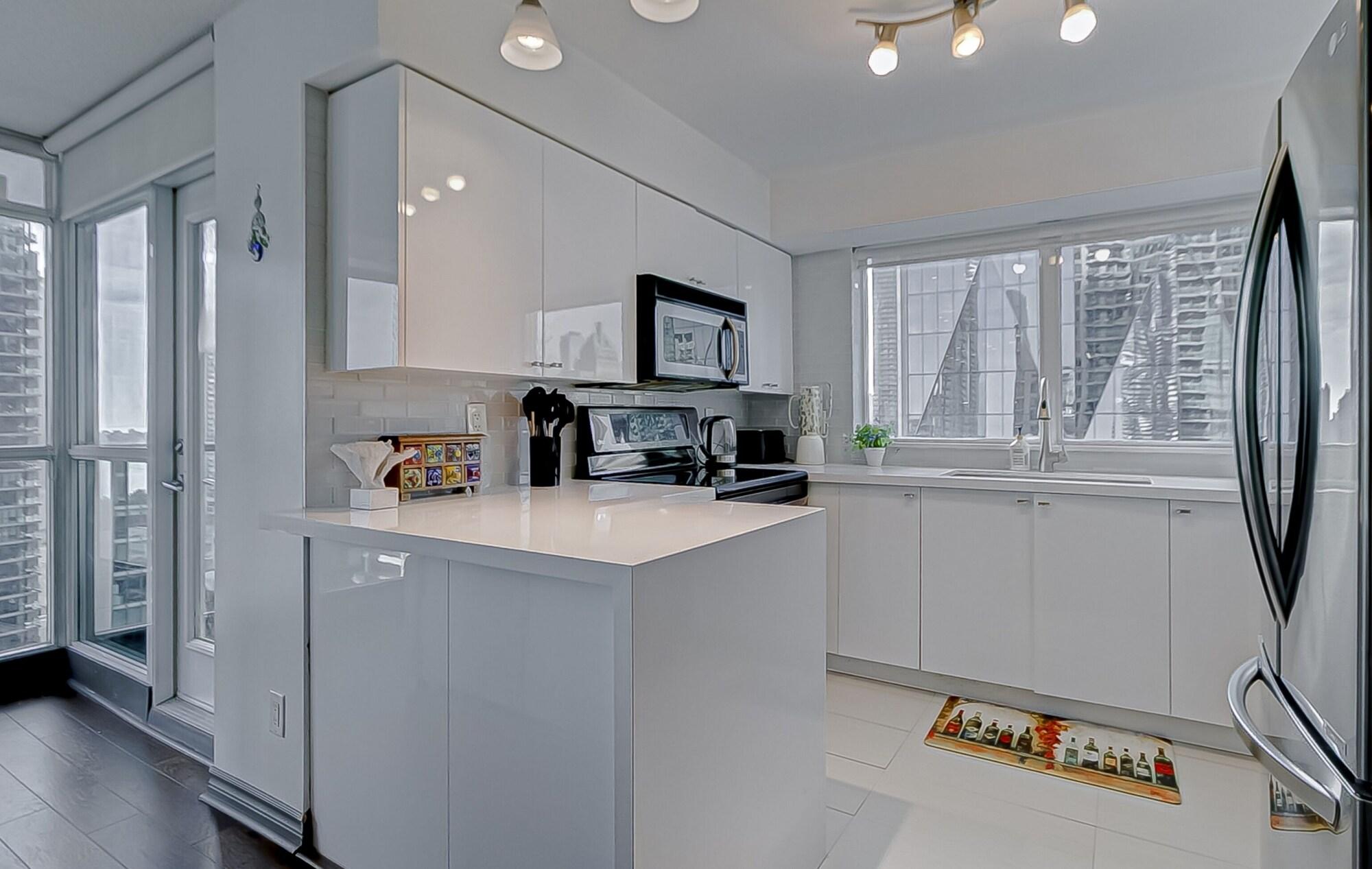 Yonge Street Downtown Toronto Condos