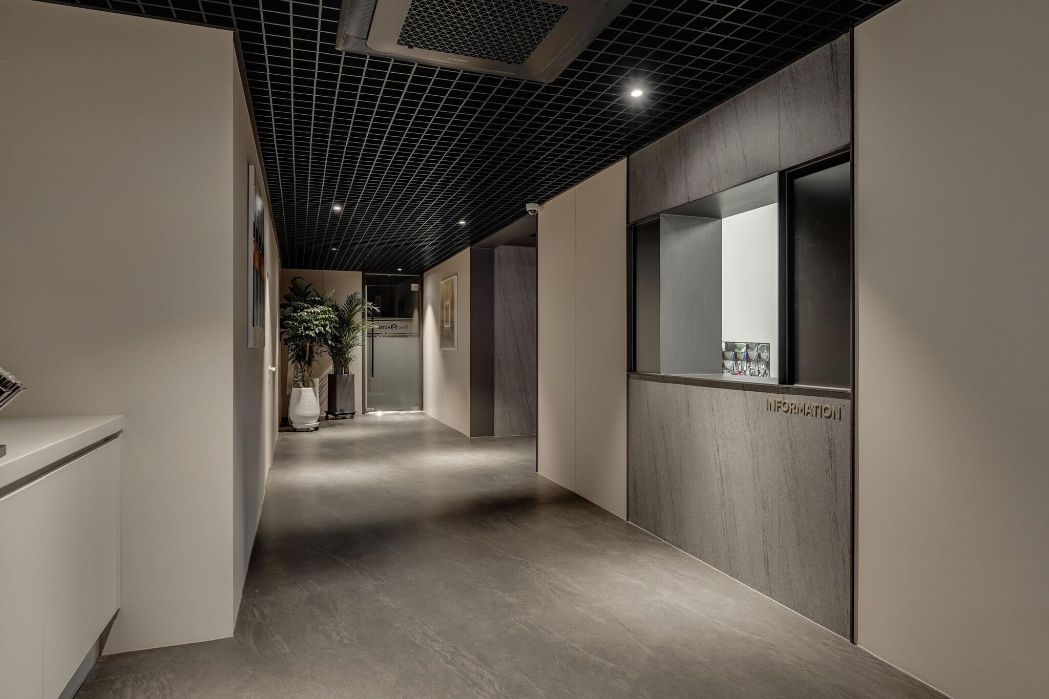 Two H Hotel
