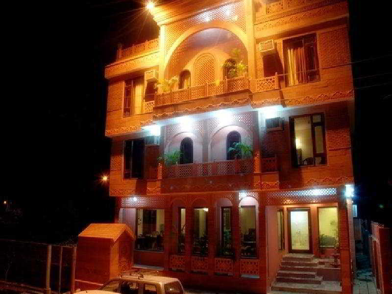 Siris 18 Agra