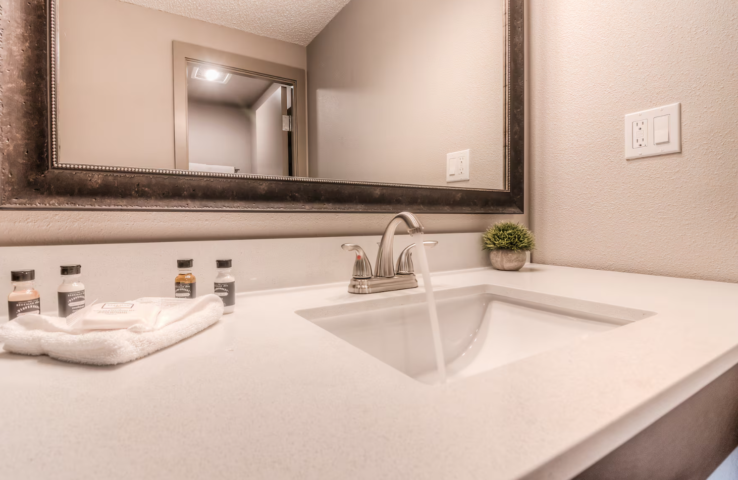 The Hotel Y, A Dazzler Select By Wyndham