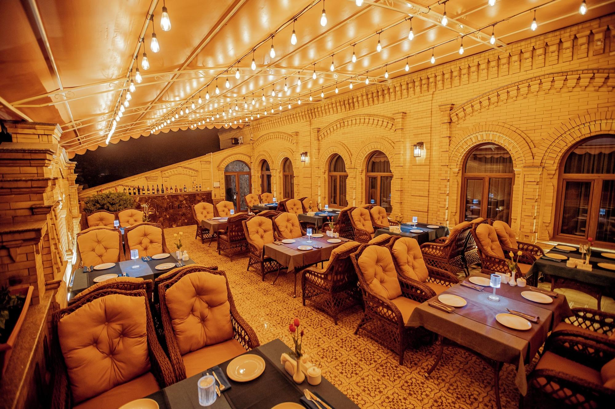 Silk Road Empire Hotel