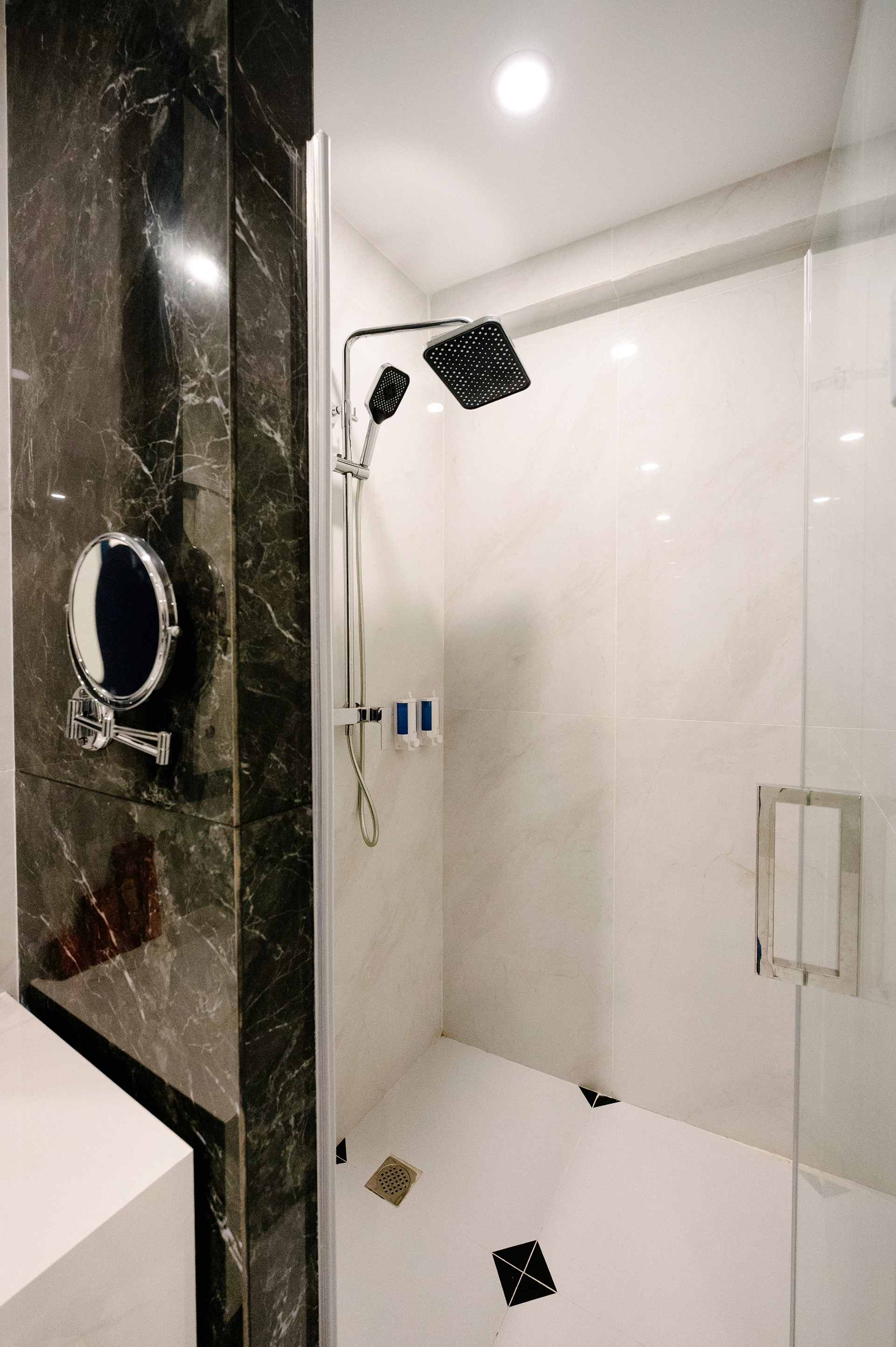 Monicca Collection Oura View Suites