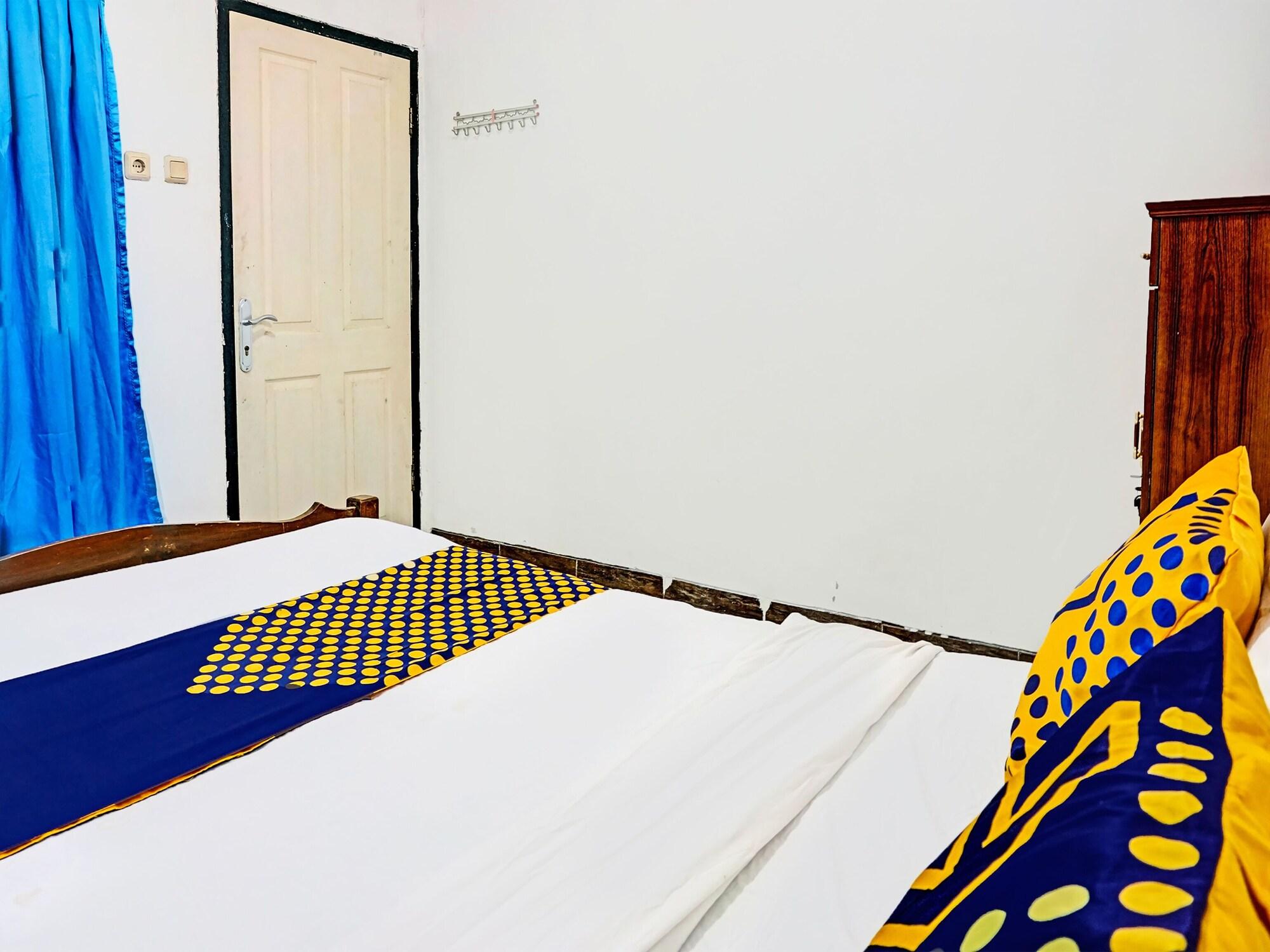 Oyo Life 91896 Kost Bu Dewi Syariah