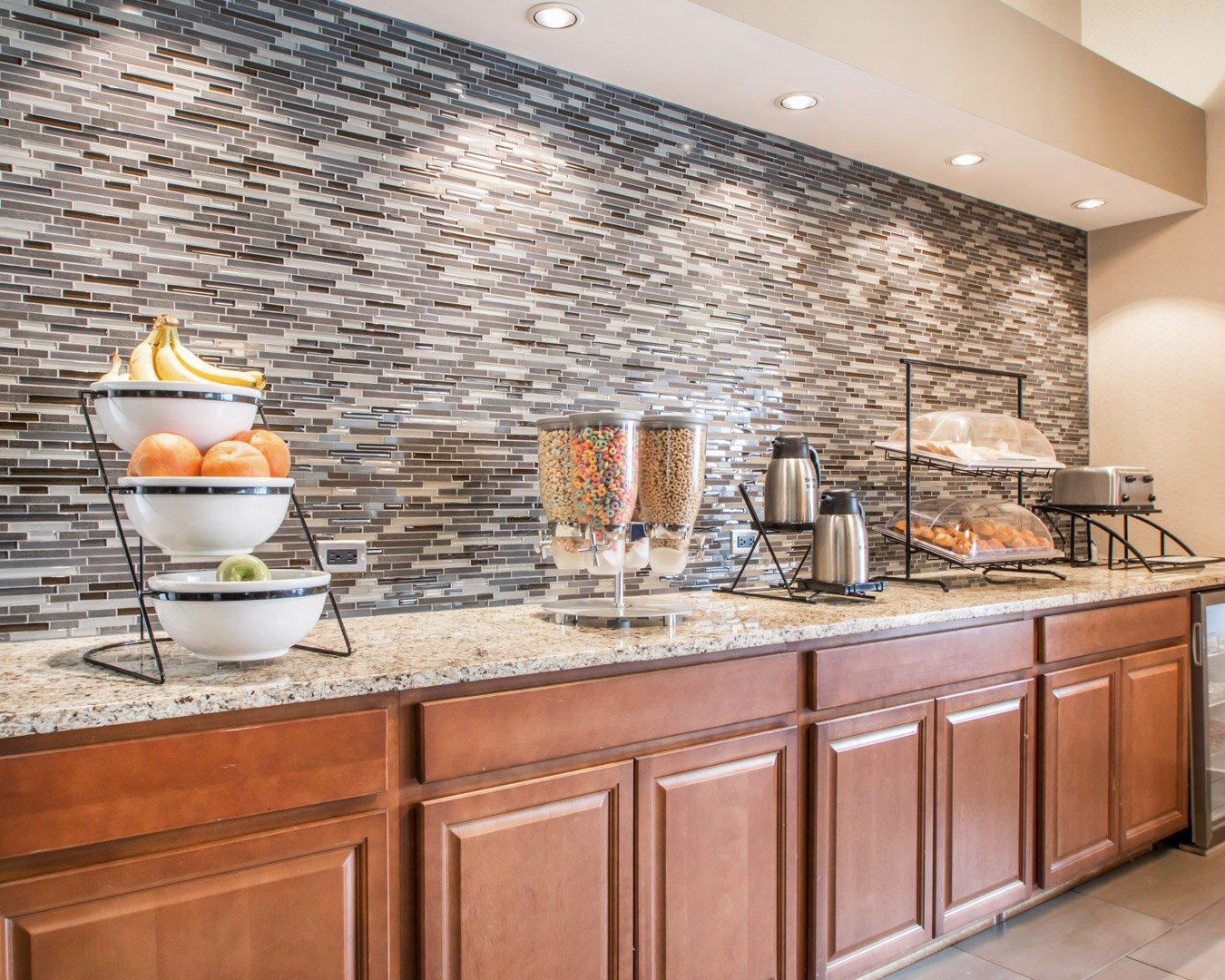 Clarion Inn & Suites Springfield