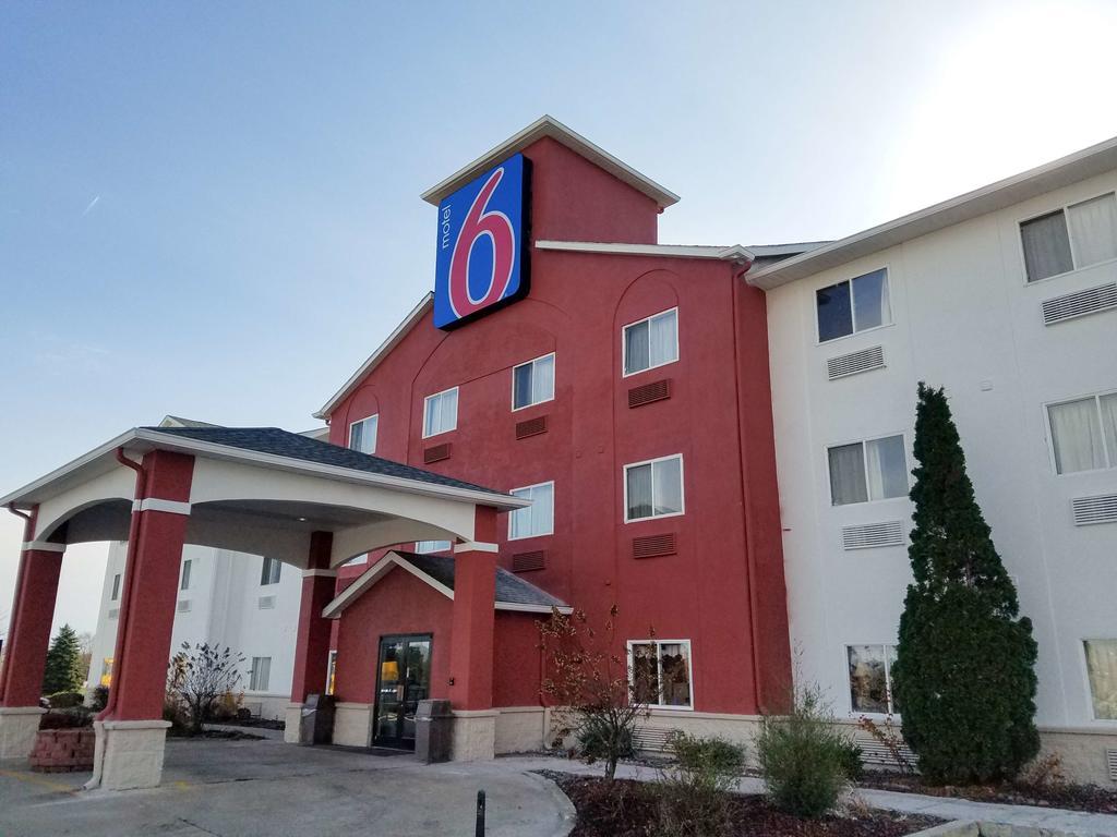 Motel 6