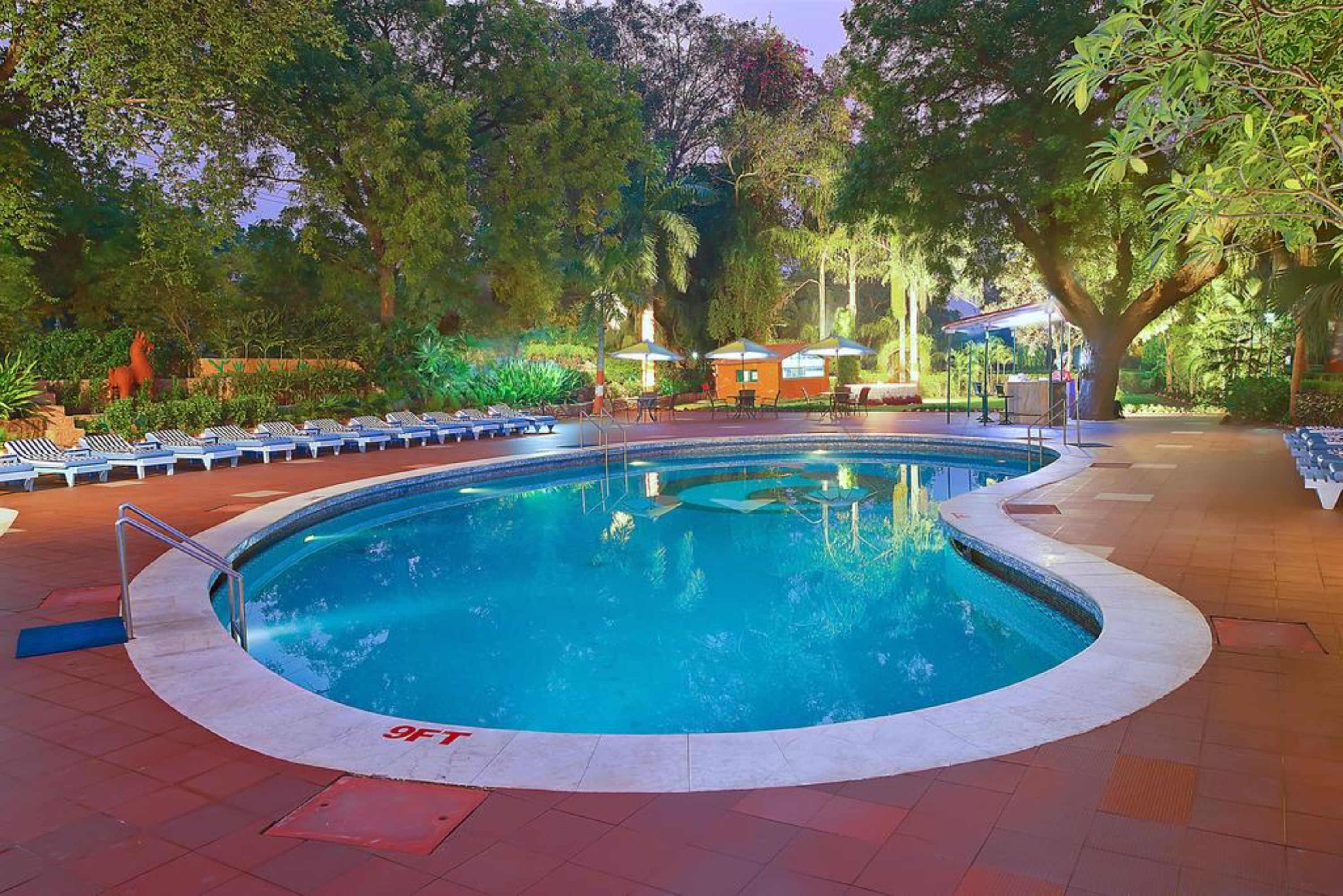 Hotel Clarks Shiraz, Agra by null