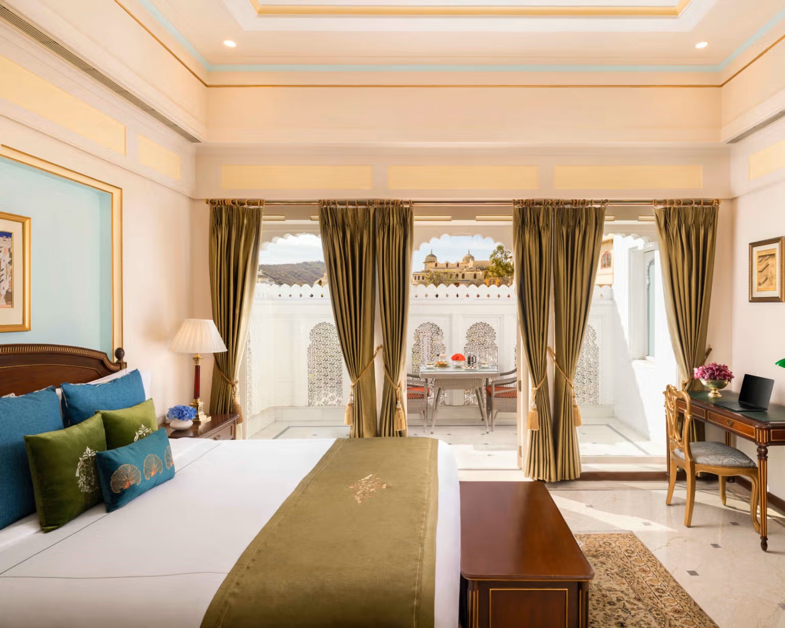 Taj Fateh Prakash Palace by null