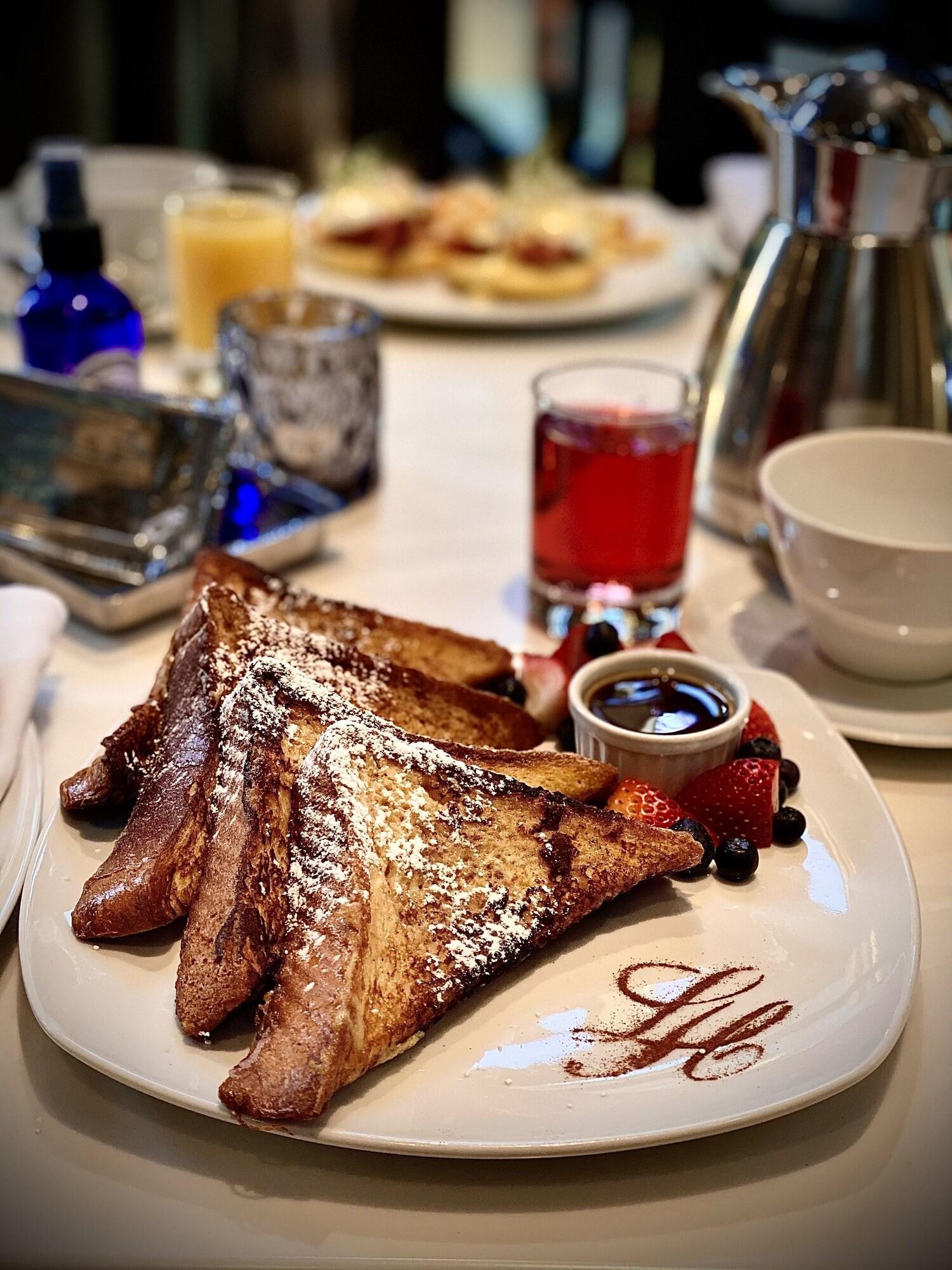 L'Hermitage Vancouver by null