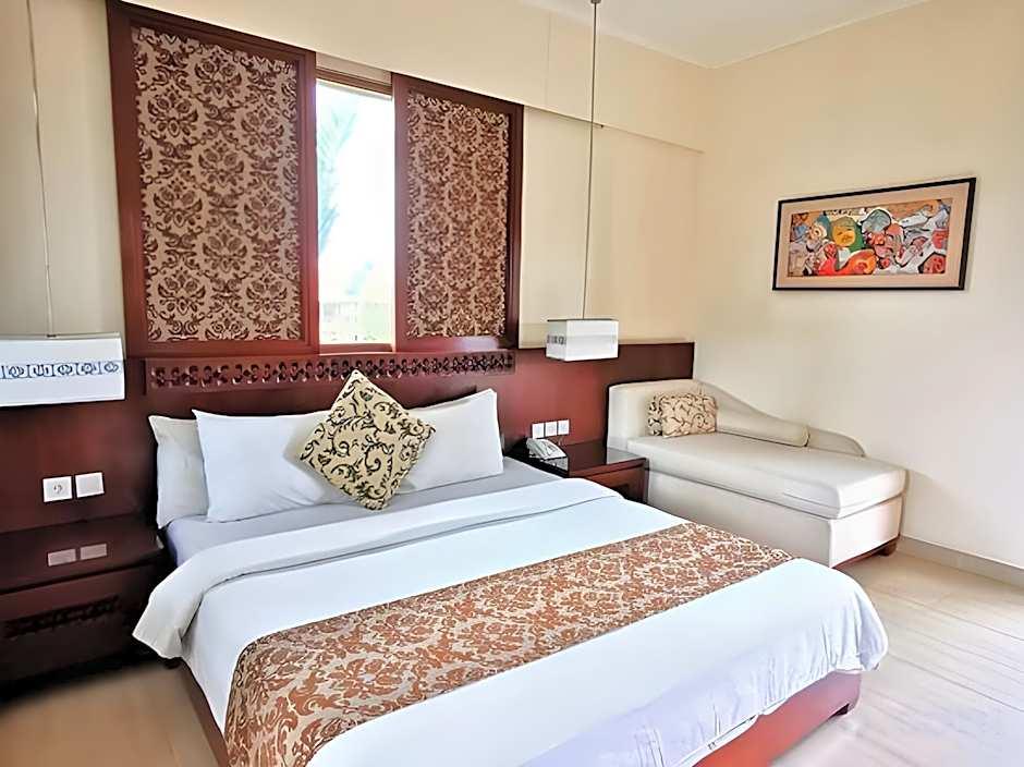 Yulia Village Inn