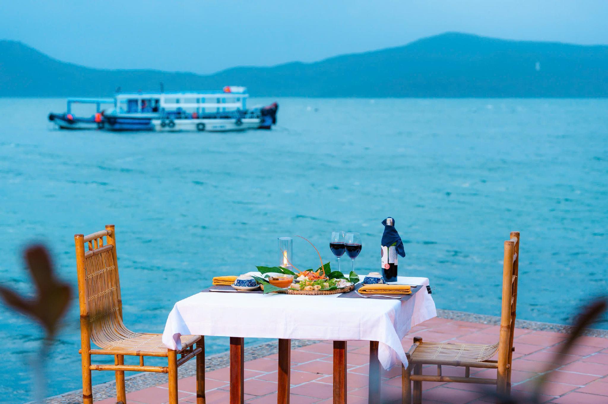 Whale Island Resort