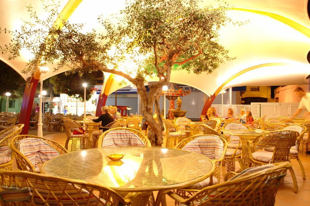 EVENIA CORAL BOUTIQUE