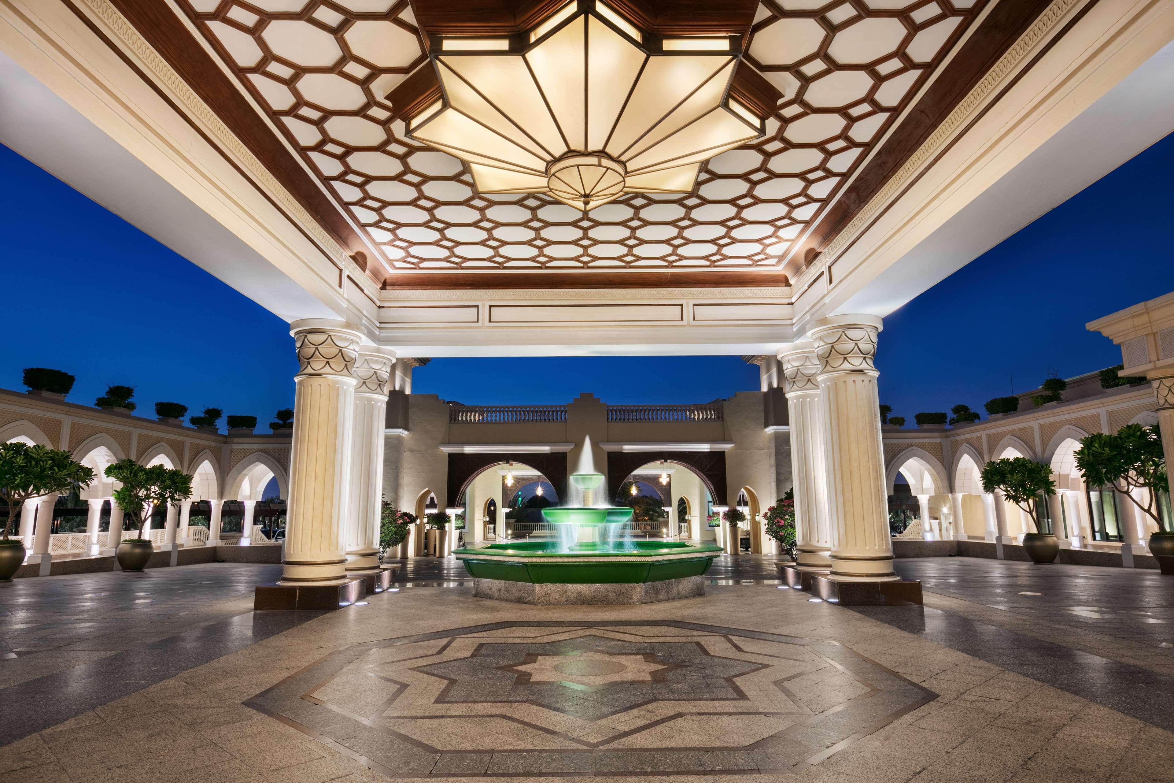 Shangri-La Qaryat Al Beri, Abu Dhabi by null