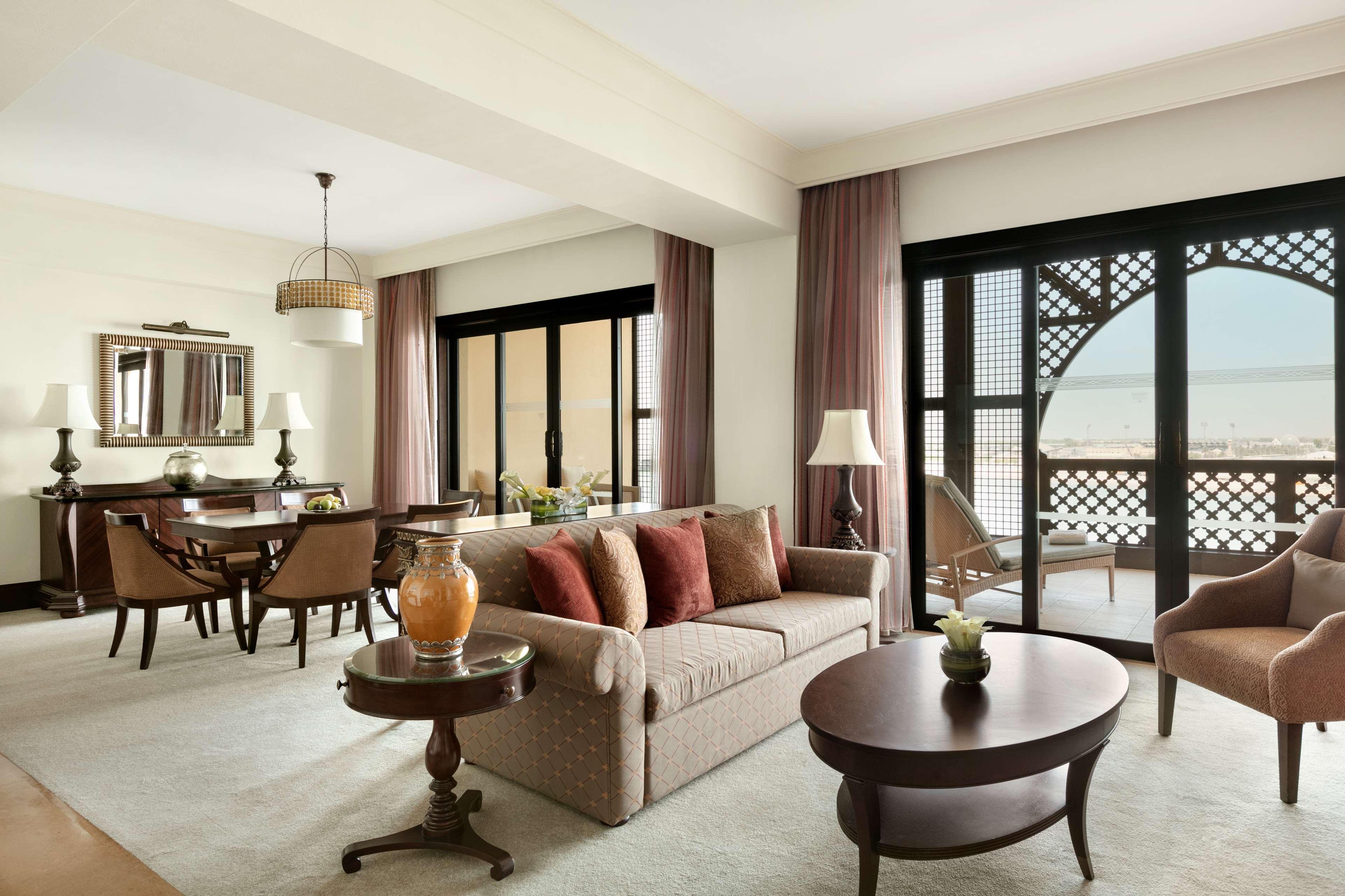 Shangri-La Qaryat Al Beri, Abu Dhabi by null