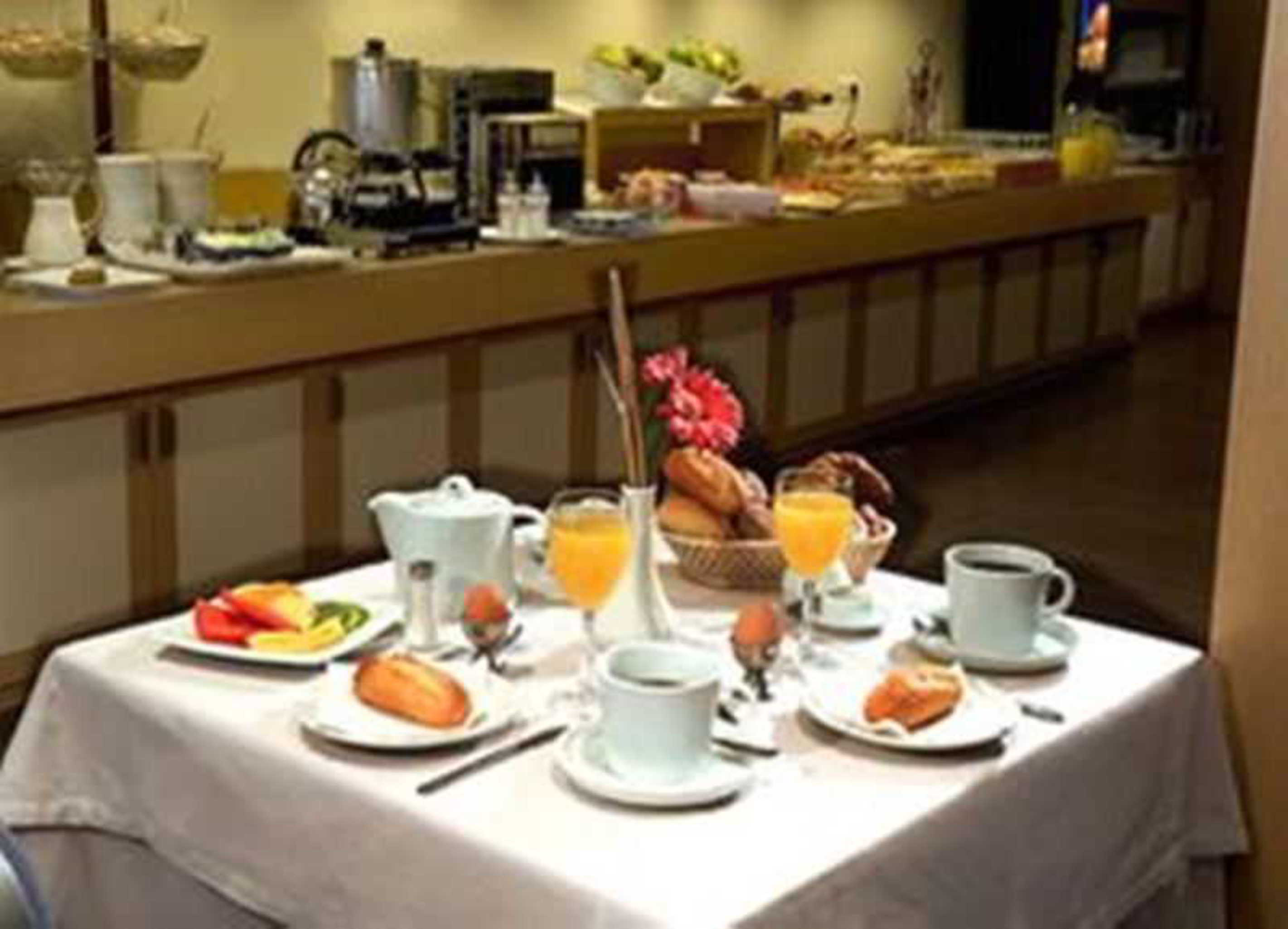 Esmeralda Suites