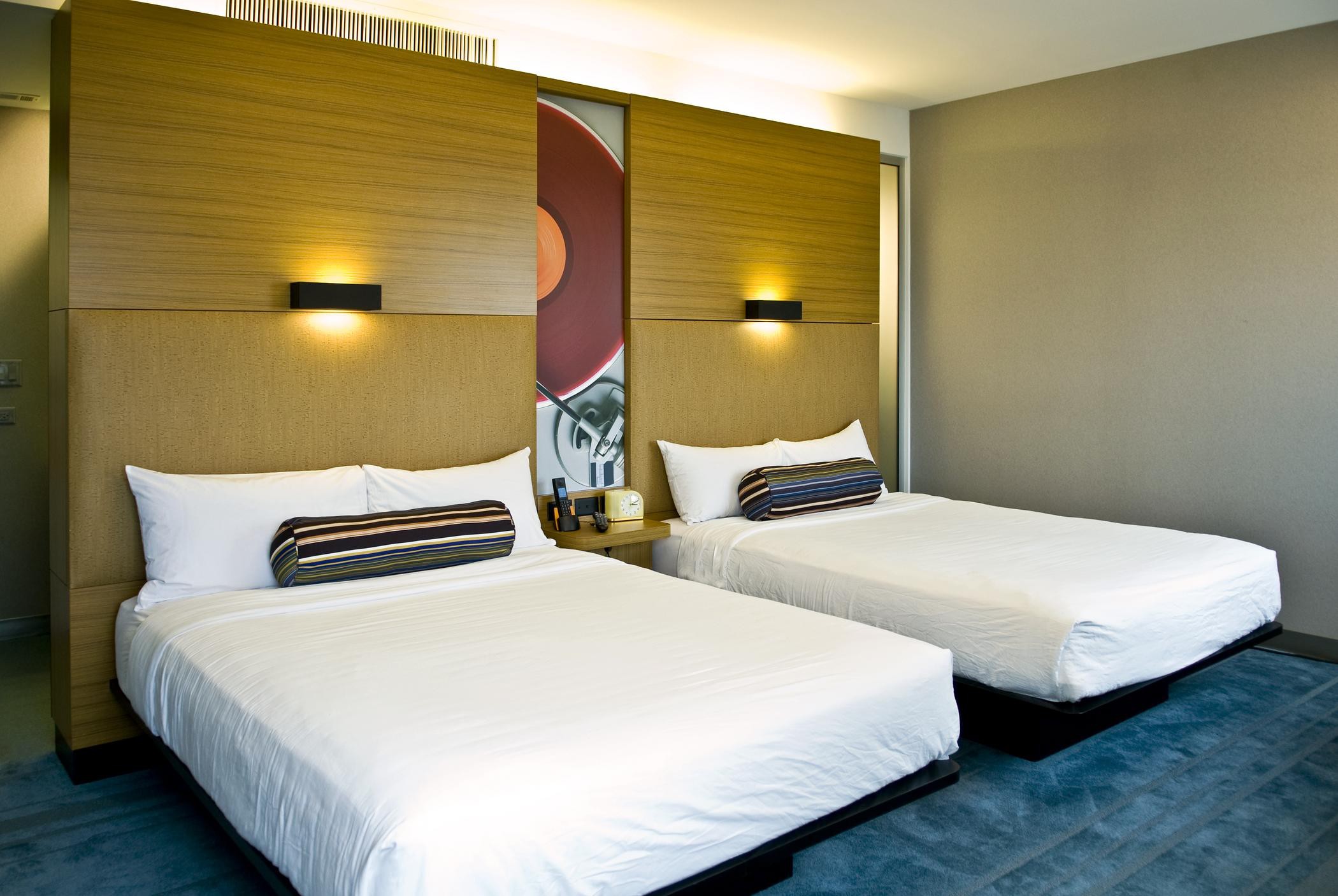 Aloft Phoenix-Airport by null