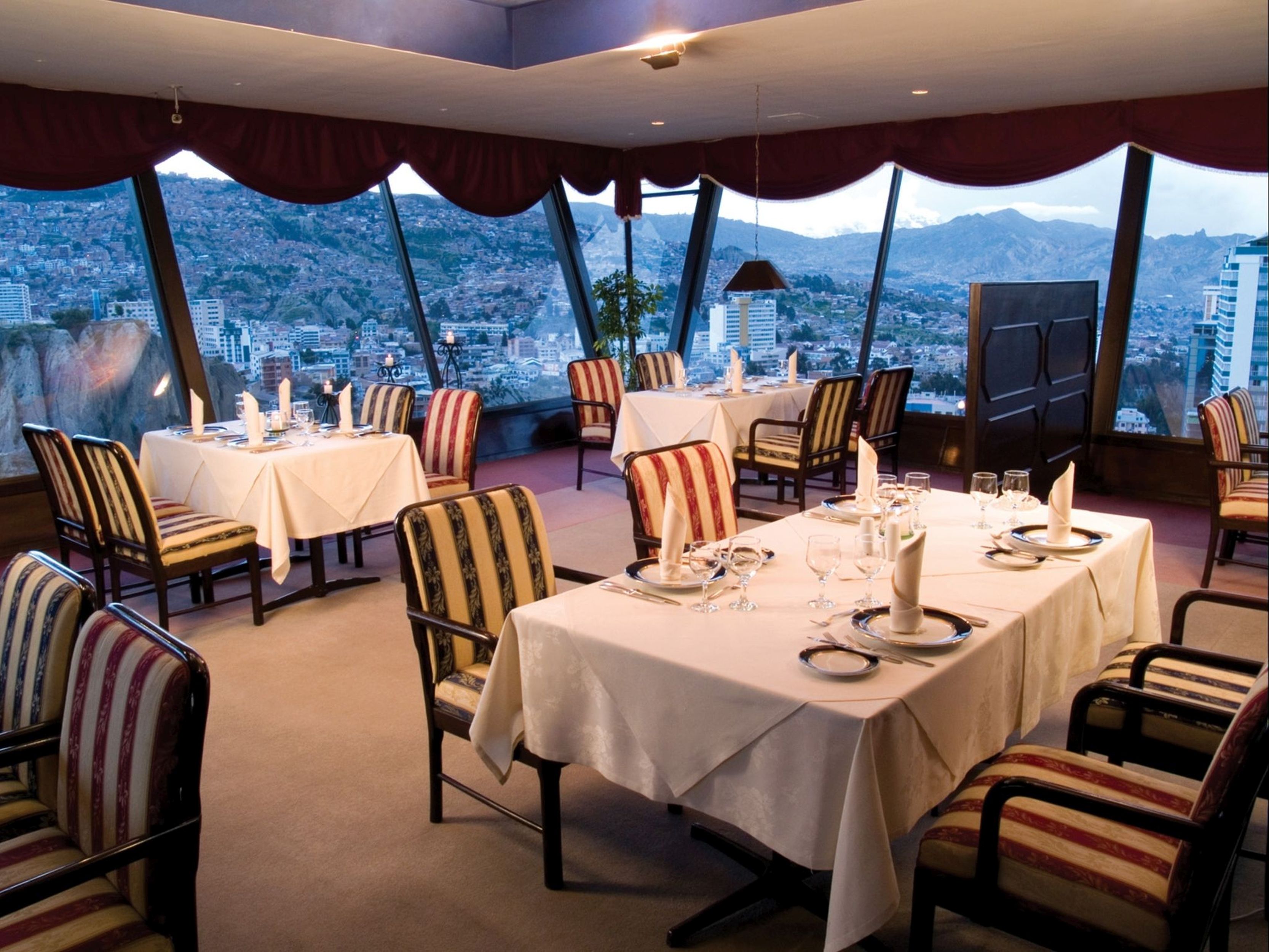 Real Plaza Hotel & Convention Center by null