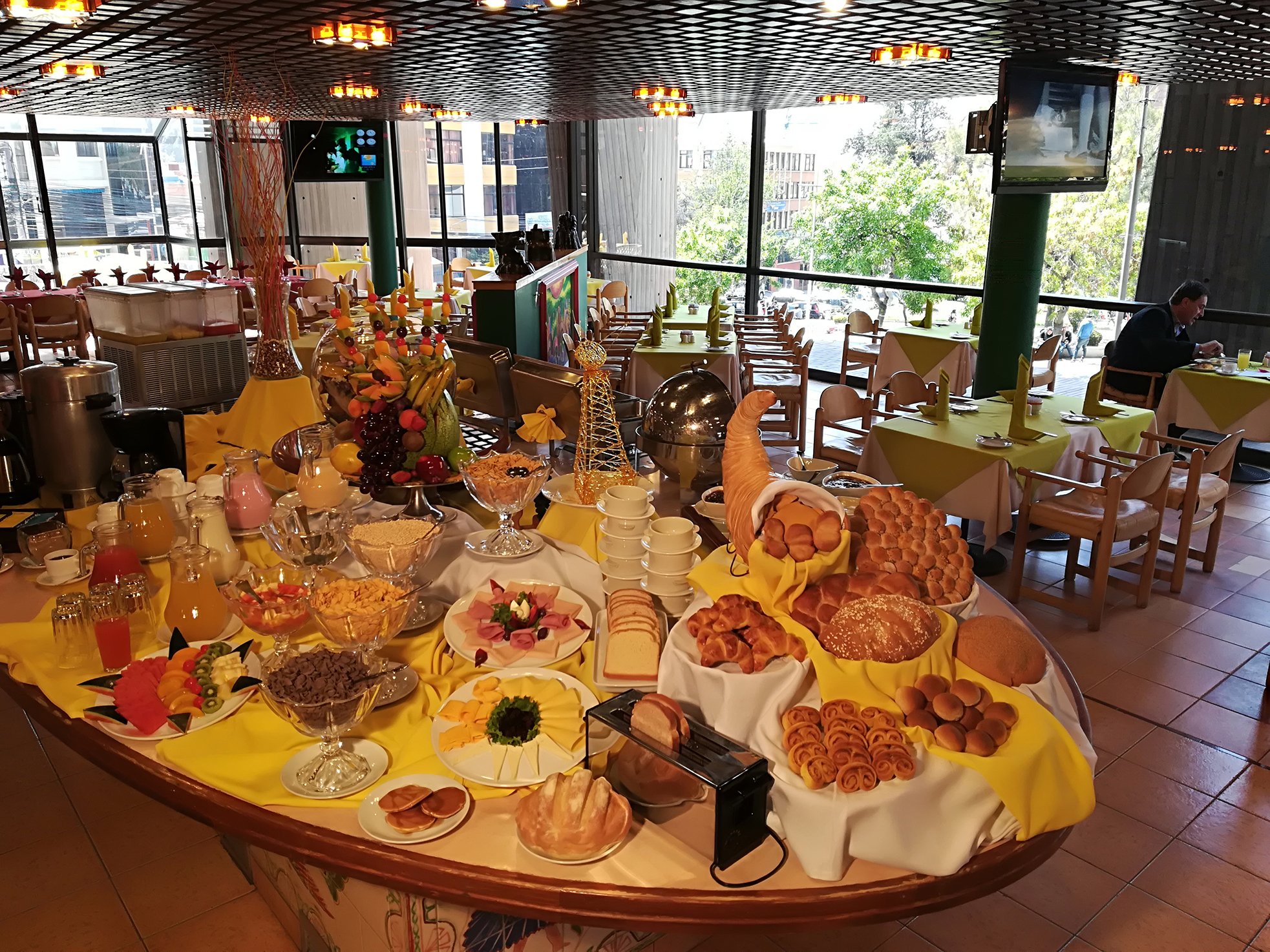 Real Plaza Hotel & Convention Center by null