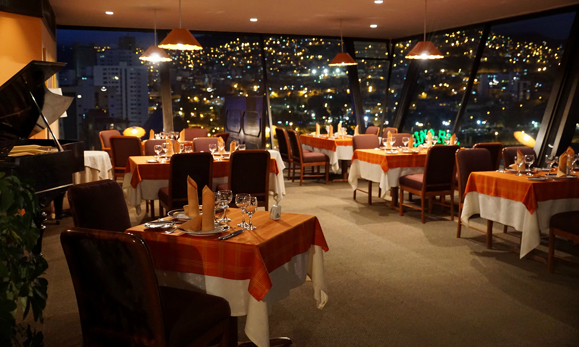 Real Plaza Hotel & Convention Center by null