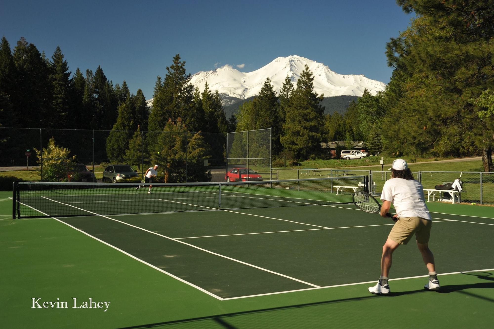 Mount Shasta Resort by null