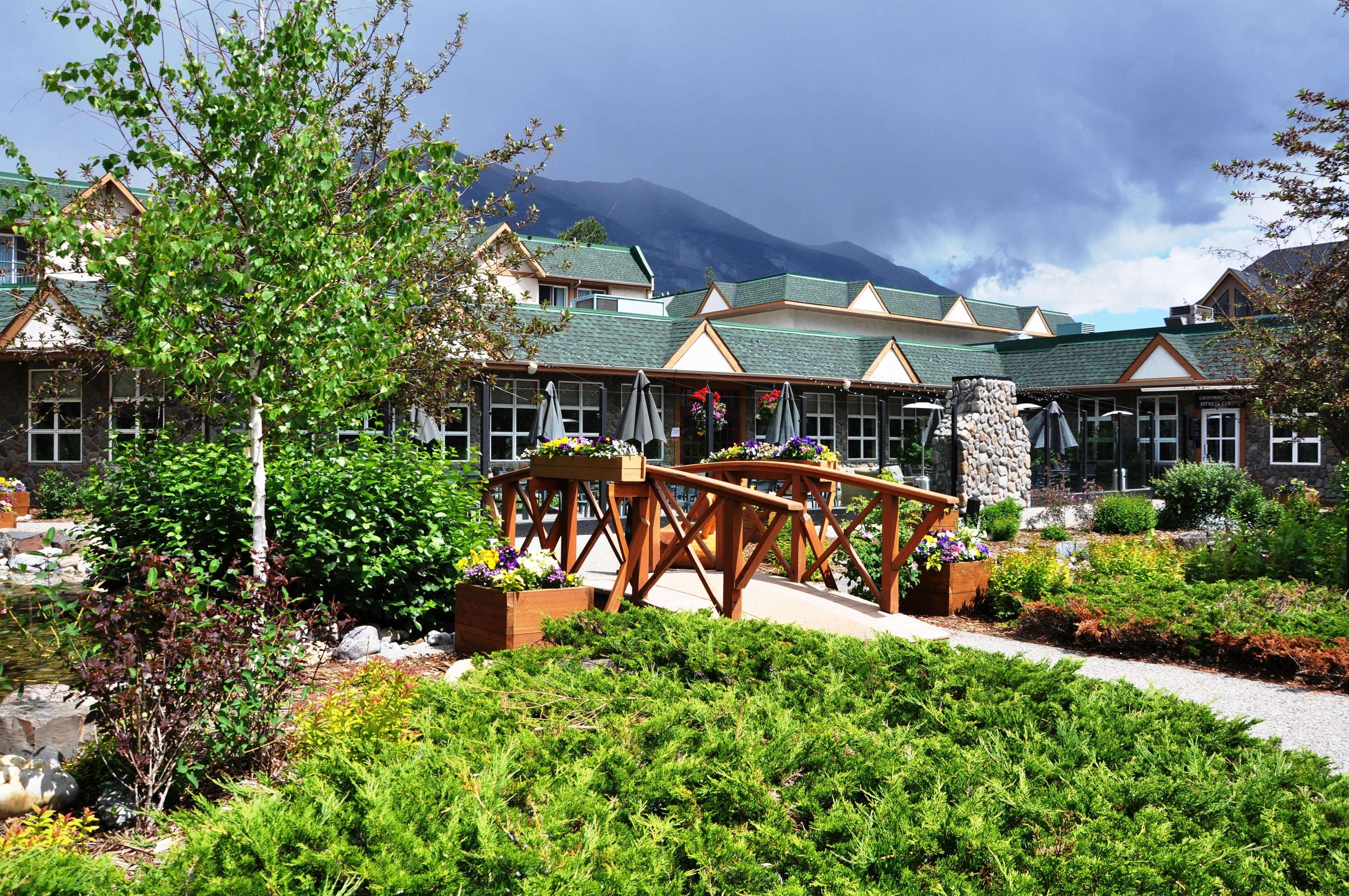 Coast Canmore Hotel & Conference Center