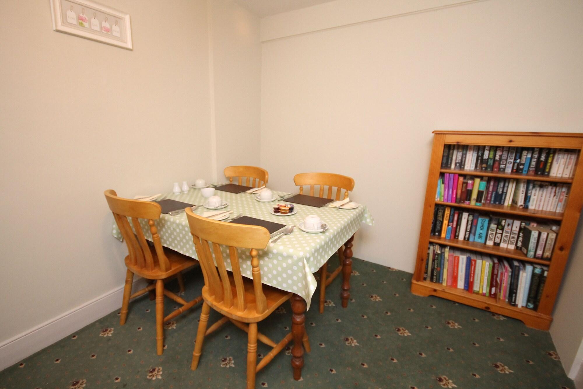 Inglestone House