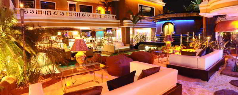Angeles Beach Club