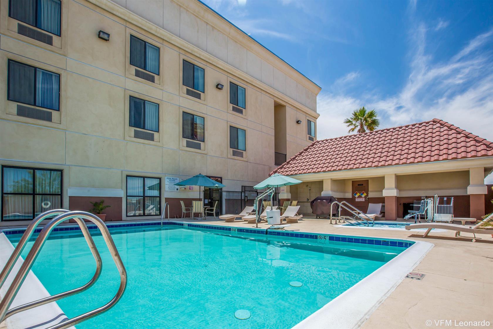 Comfort Suites Barstow near I-15 image