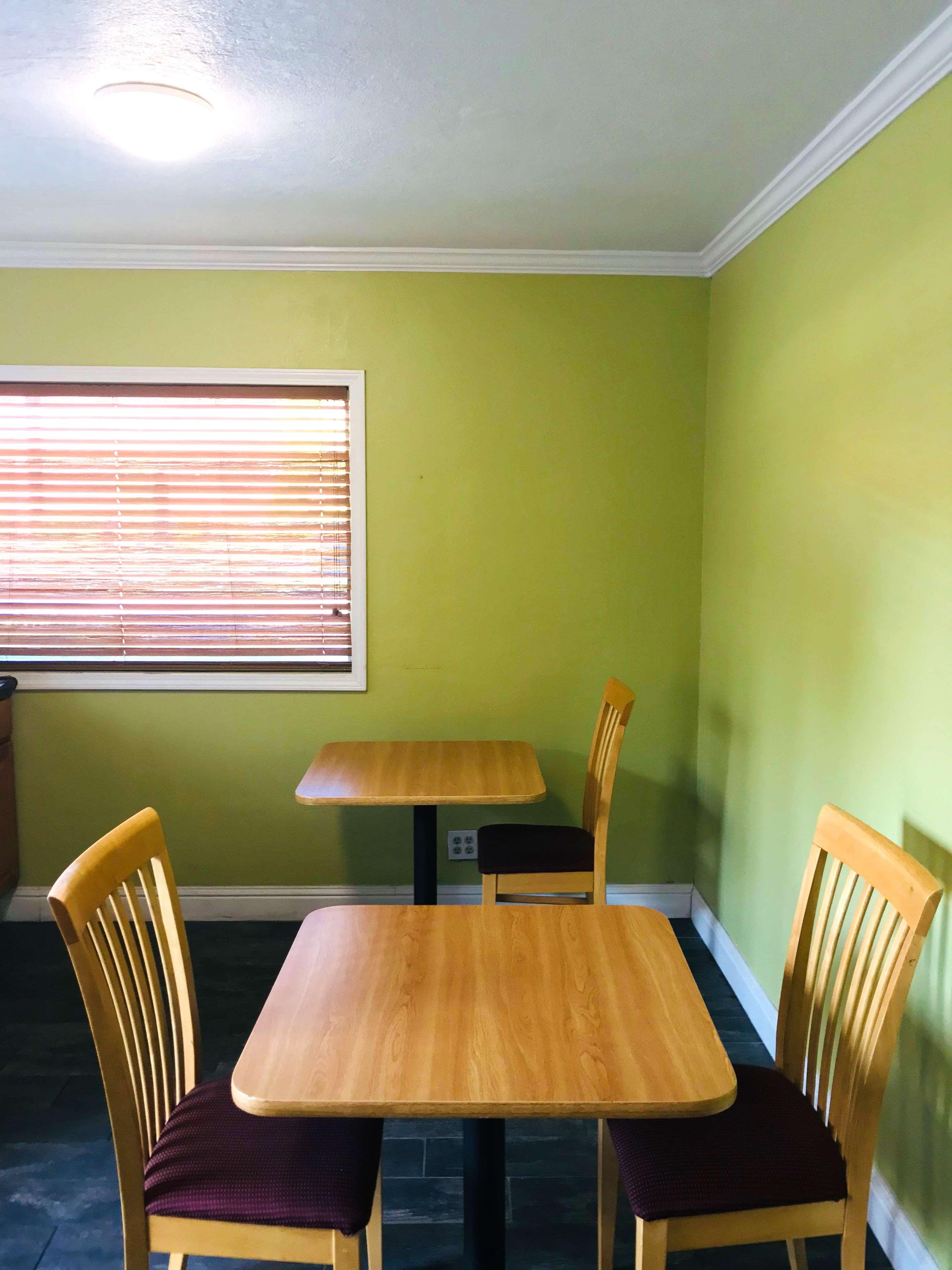 Americas Best Value Inn Visalia