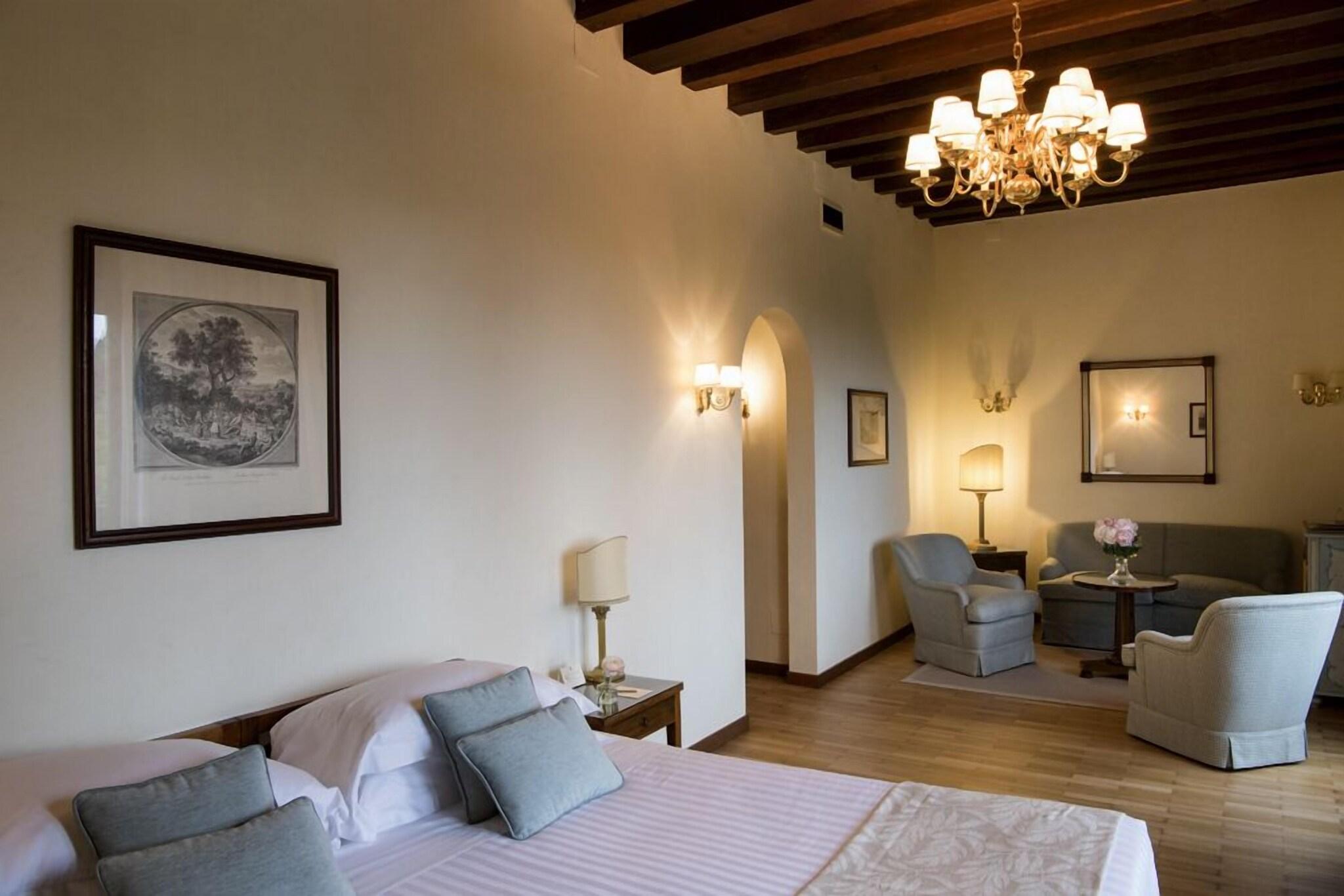 Hotel Villa Cipriani by null