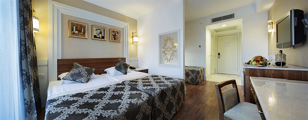 Alba Queen Hotel