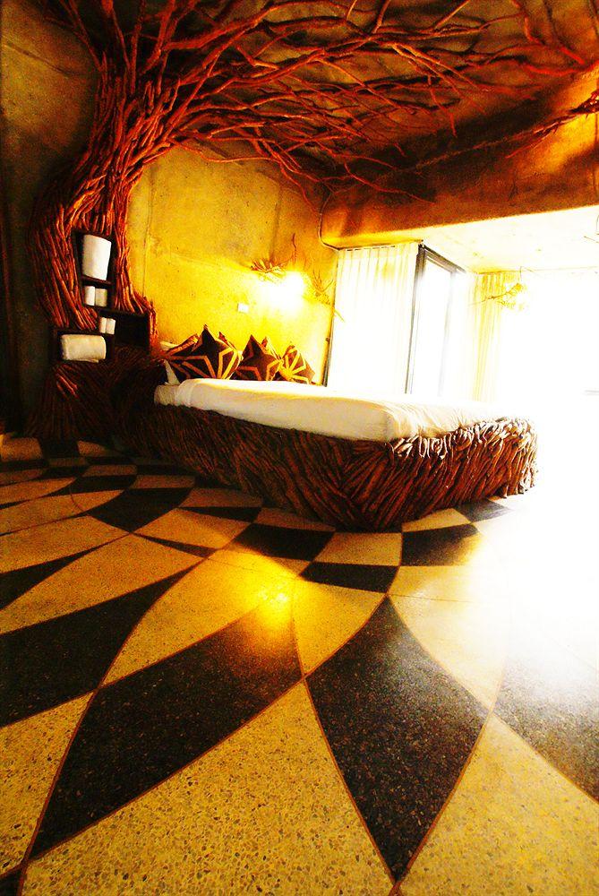 MO Rooms by null