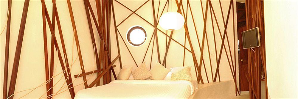 MO Rooms by null