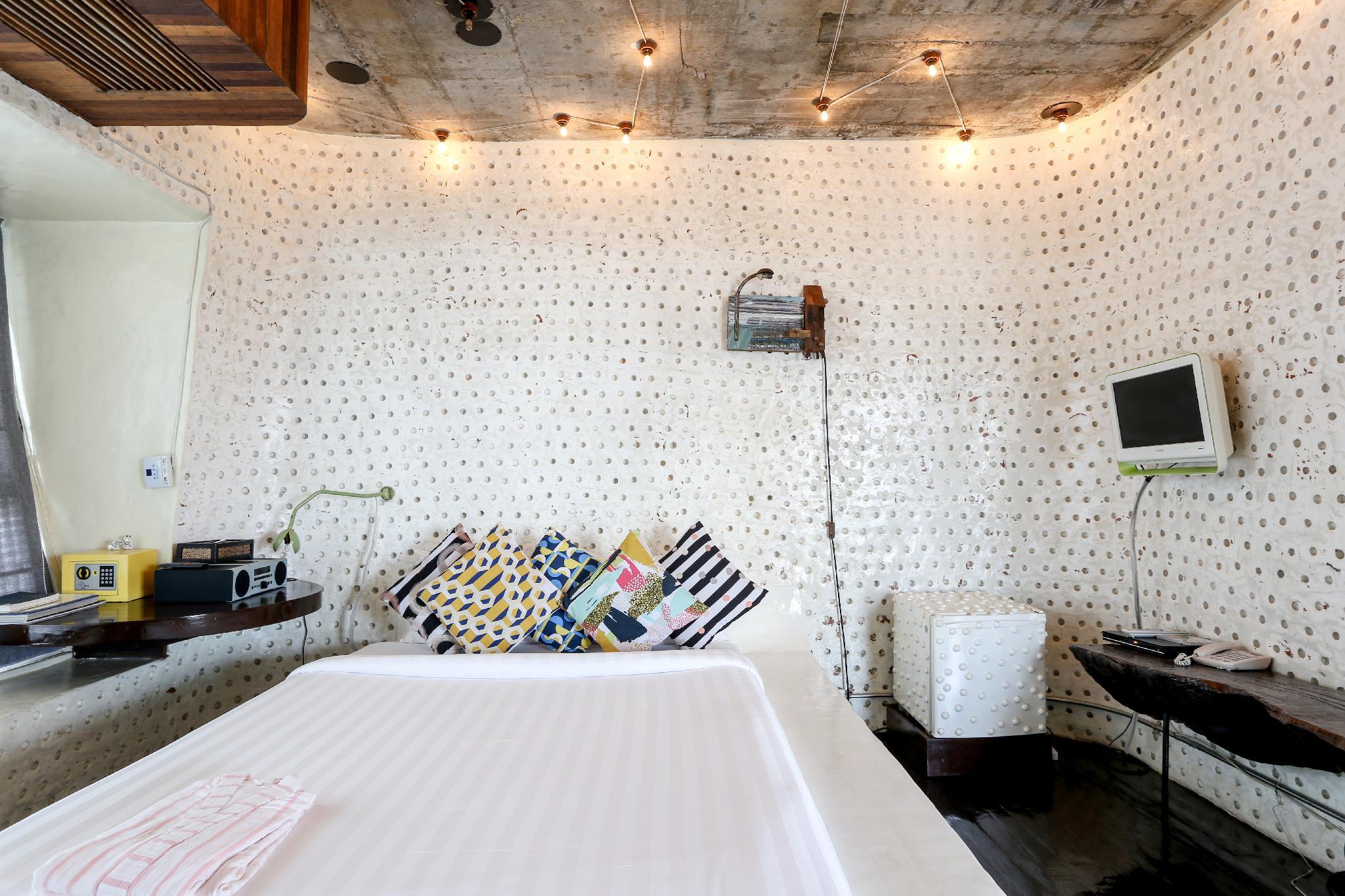 MO Rooms by null