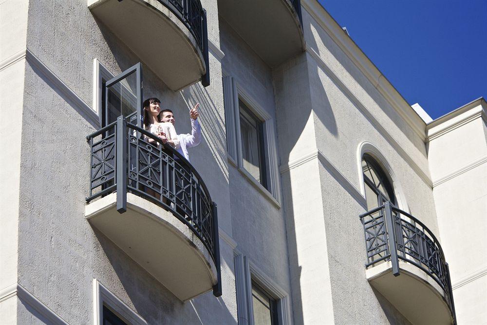 Mantra on Frome Adelaide by null