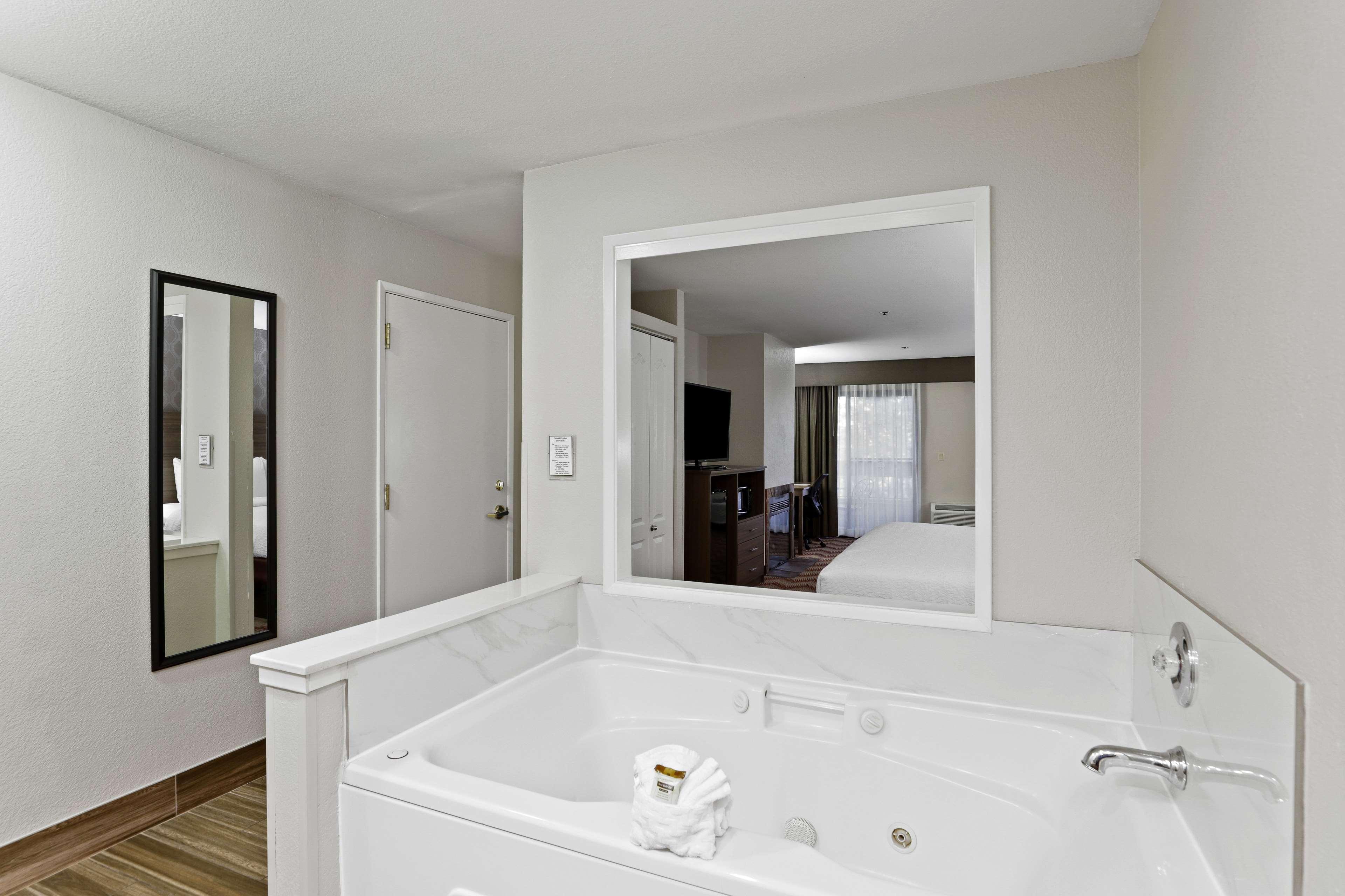 Bw Plus Sonora Oaks Hotel & Conference Center