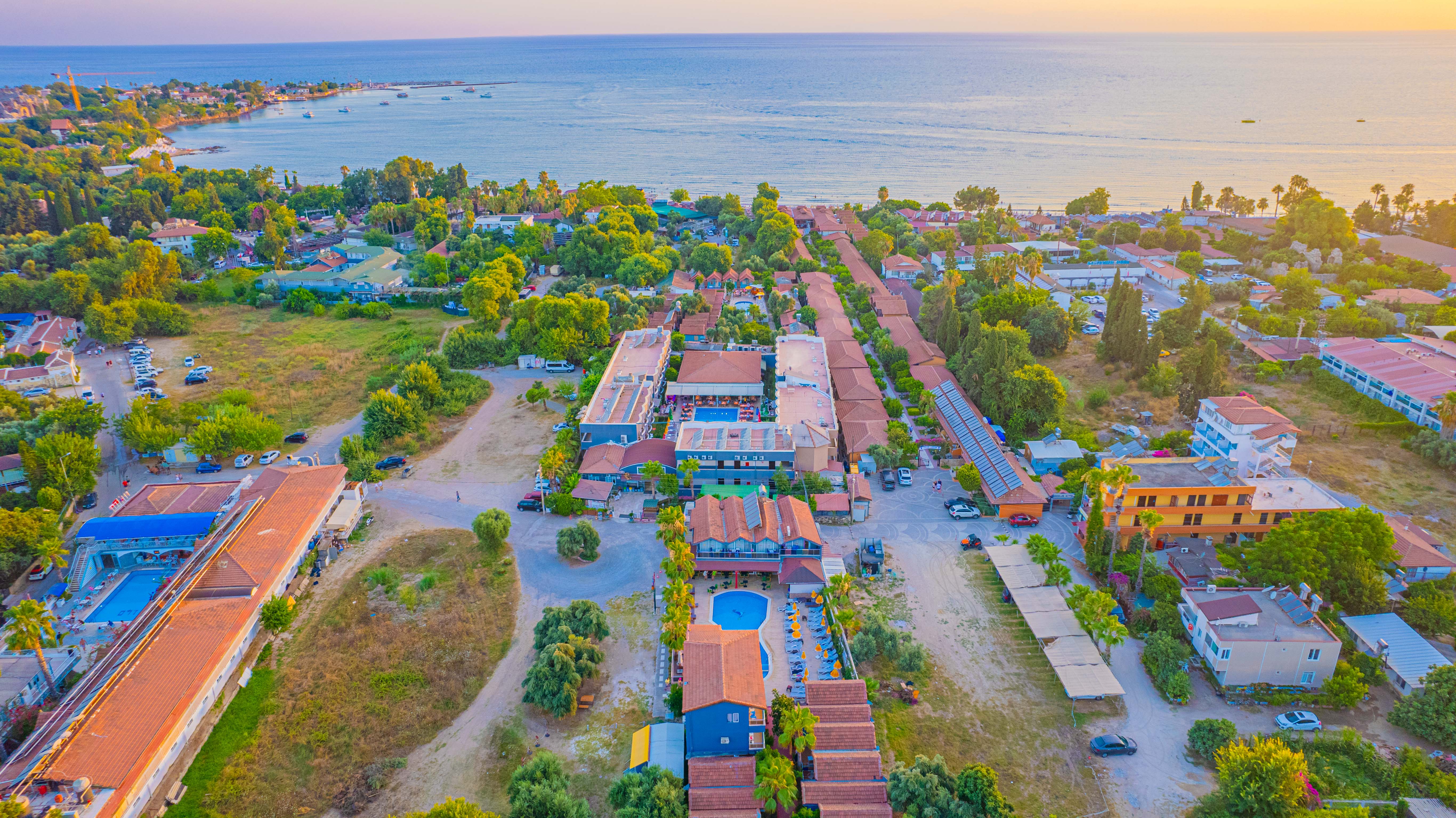 Sayanora Hotel - фото