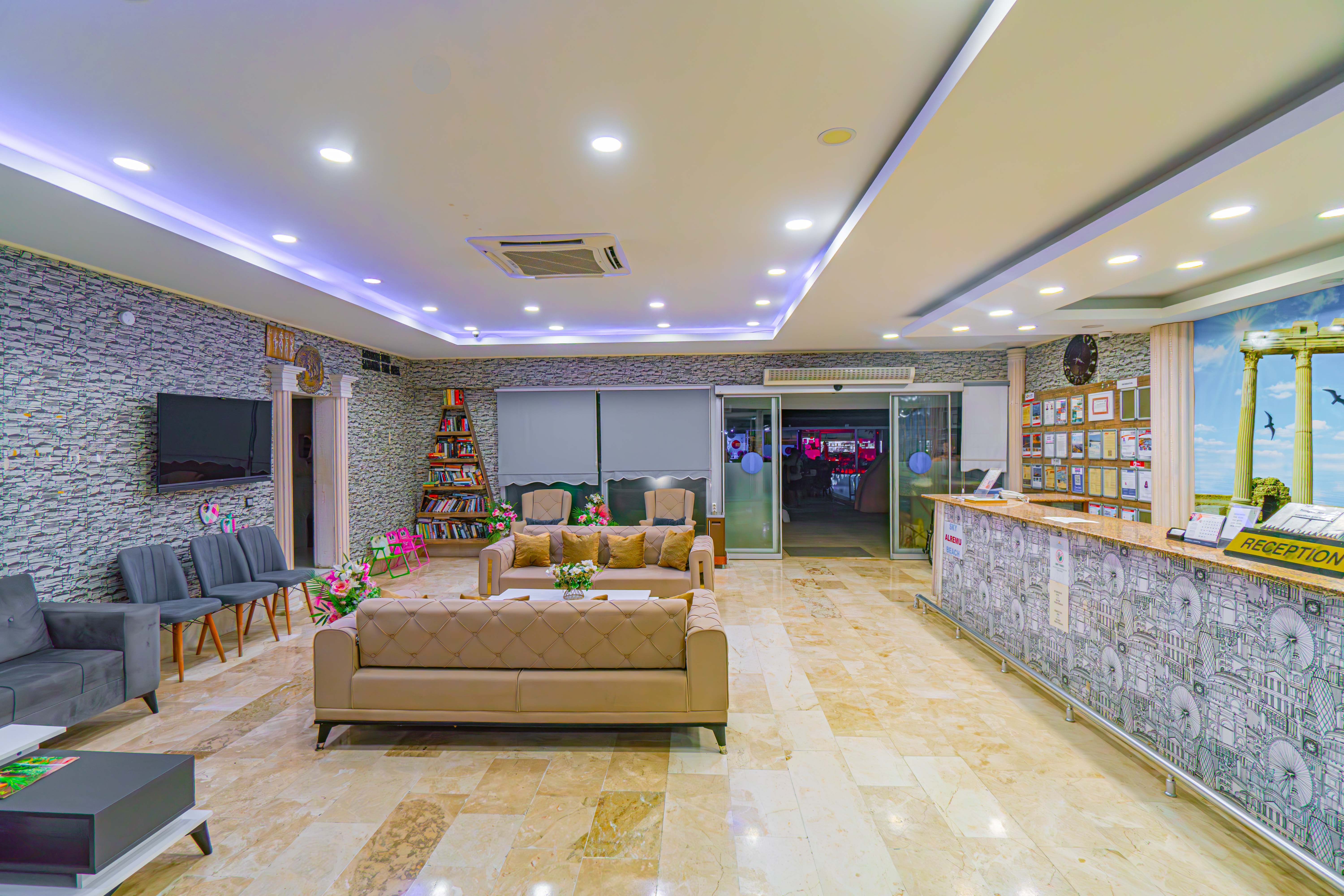 Sayanora Hotel - фото