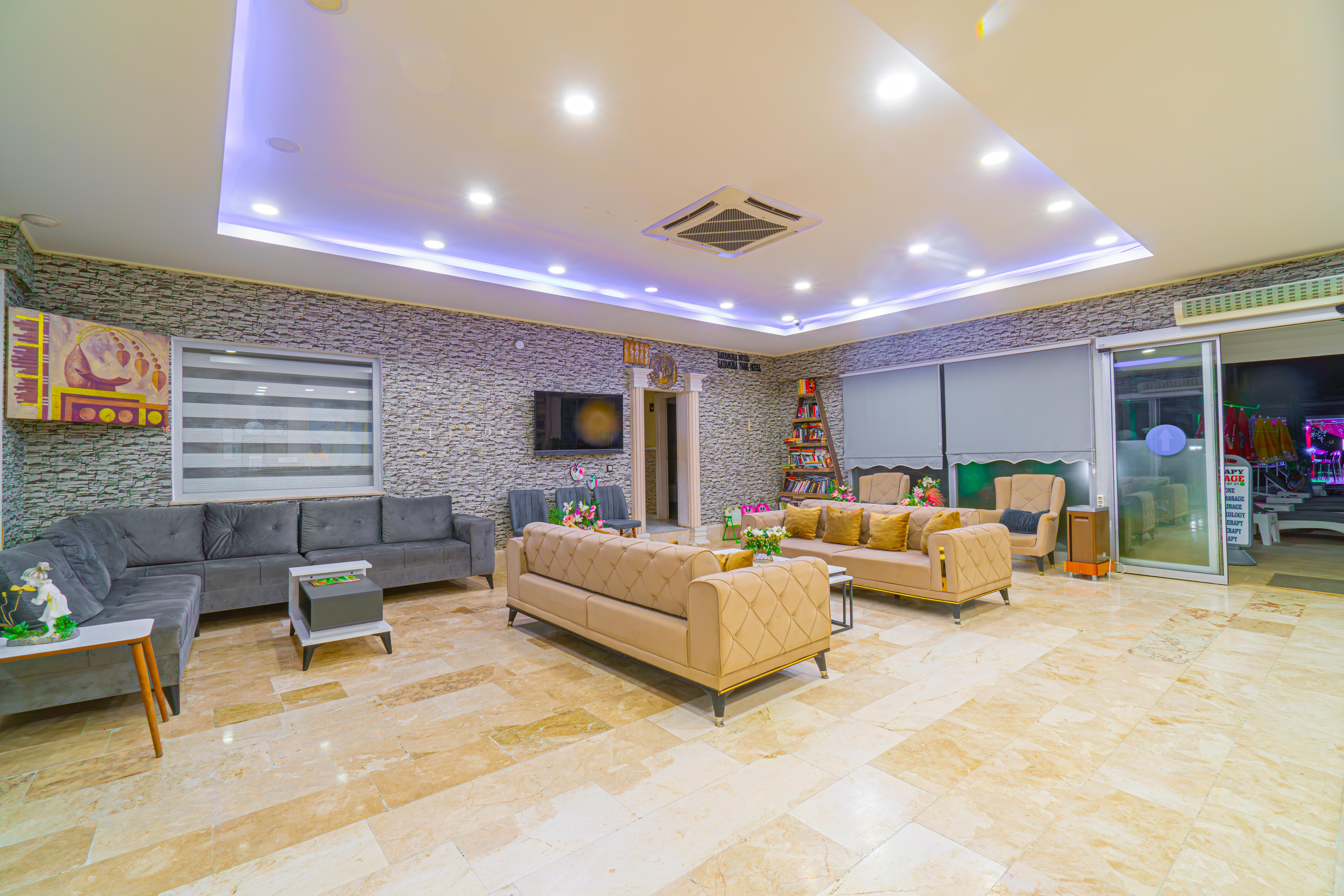 Sayanora Hotel - фото