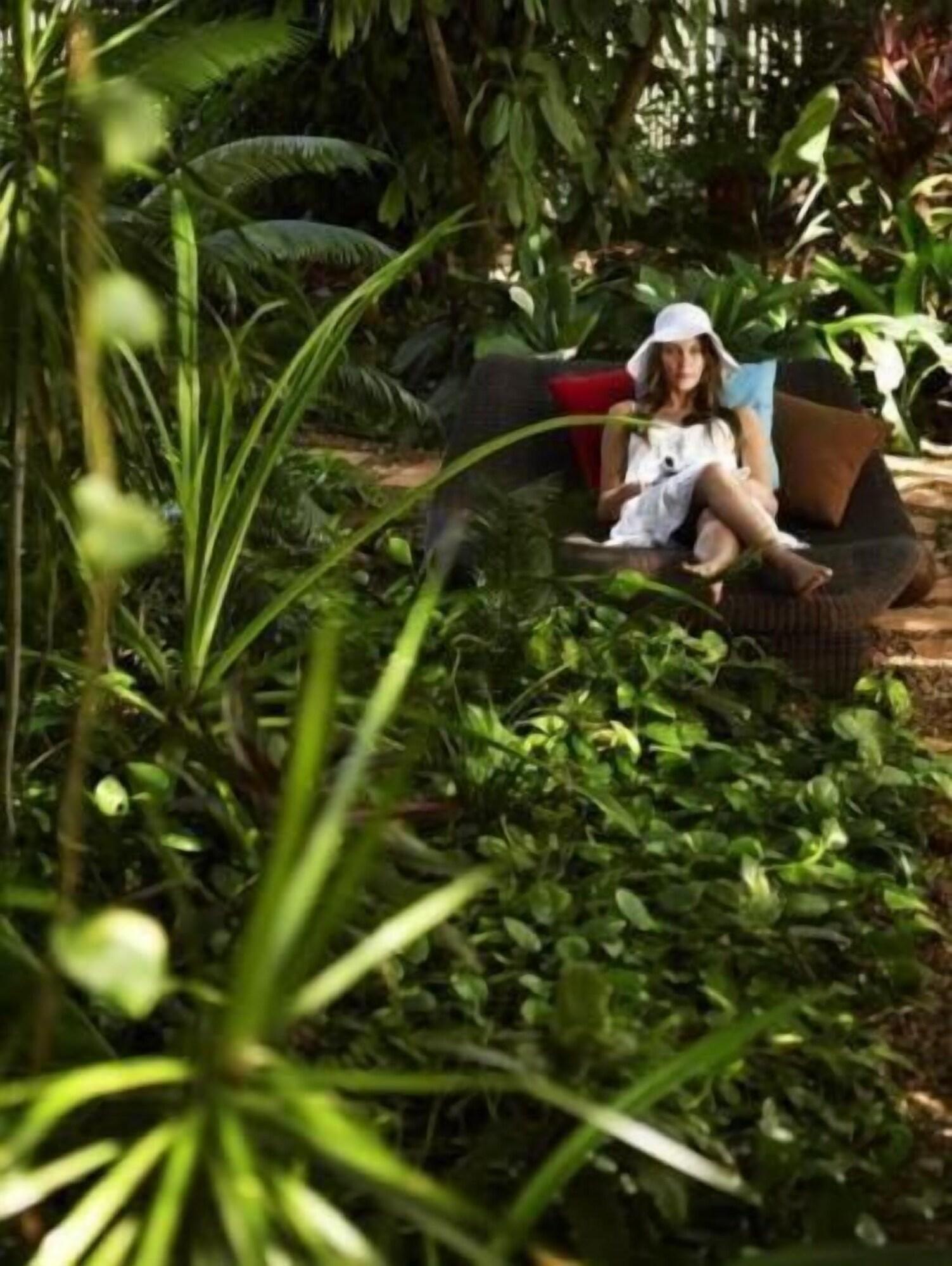 Pinctada McAlpine House by null